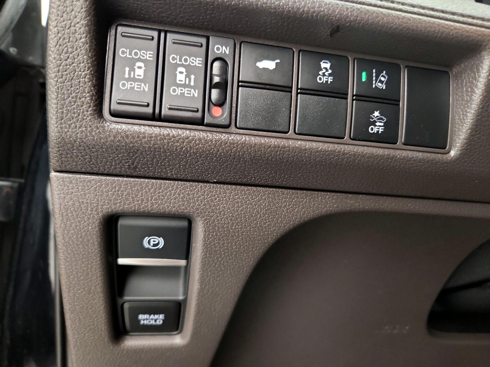 Thumbnail: 2018 Honda Odyssey - 13