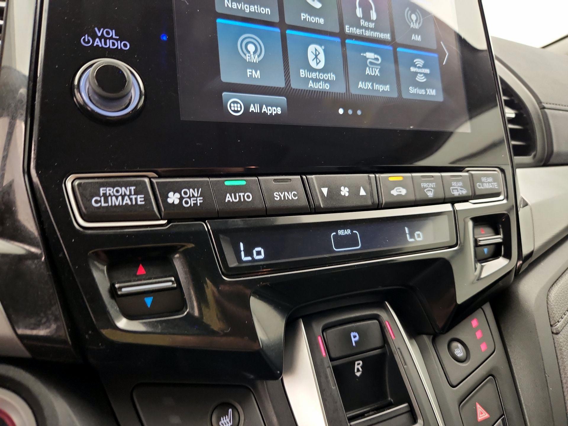 Thumbnail: 2018 Honda Odyssey - 16
