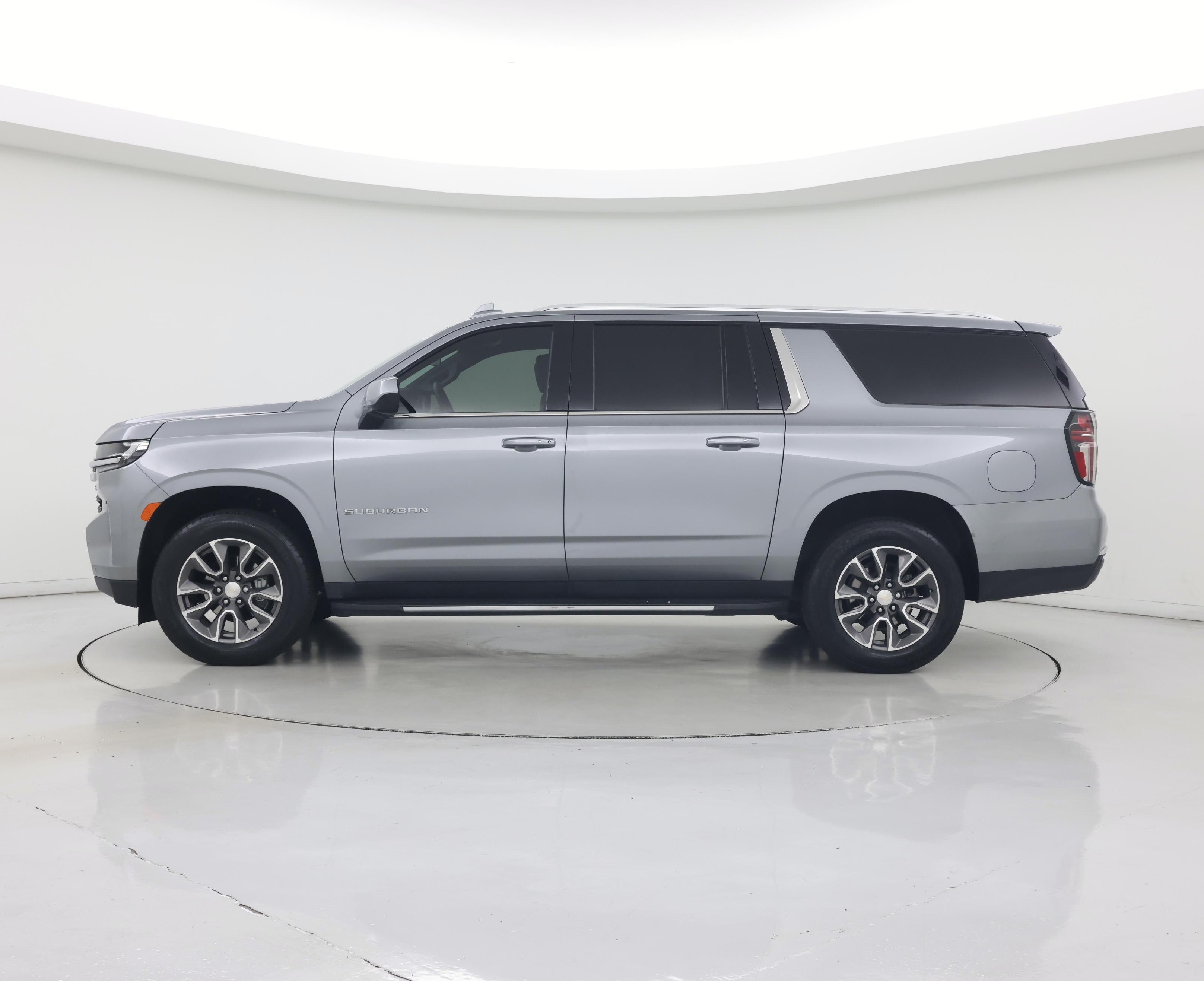Thumbnail: 2023 Chevrolet Suburban - 3