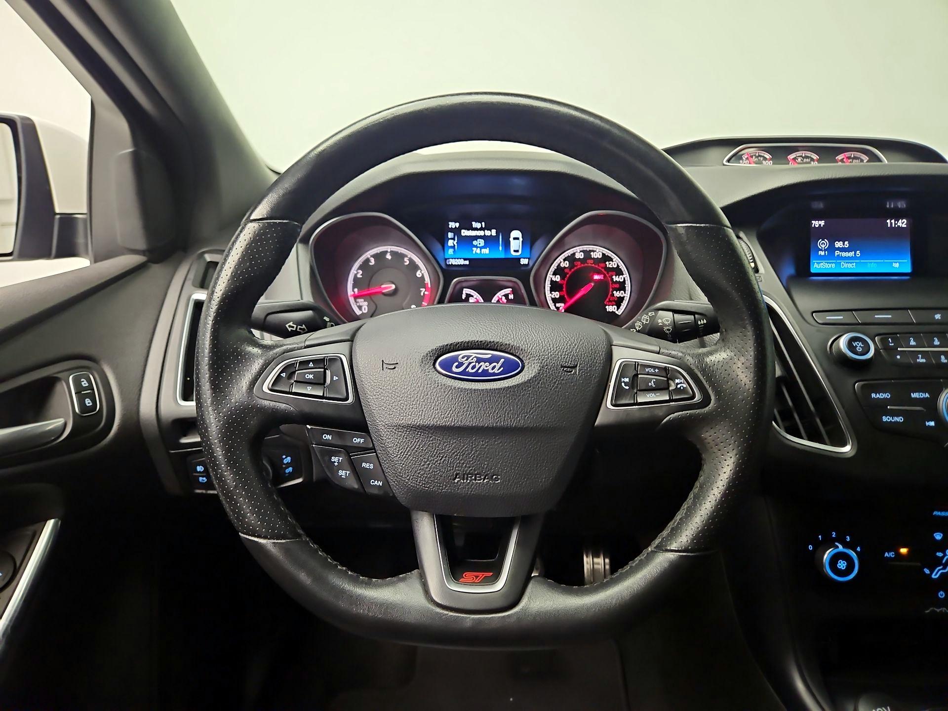 Thumbnail: 2018 Ford Focus - 10