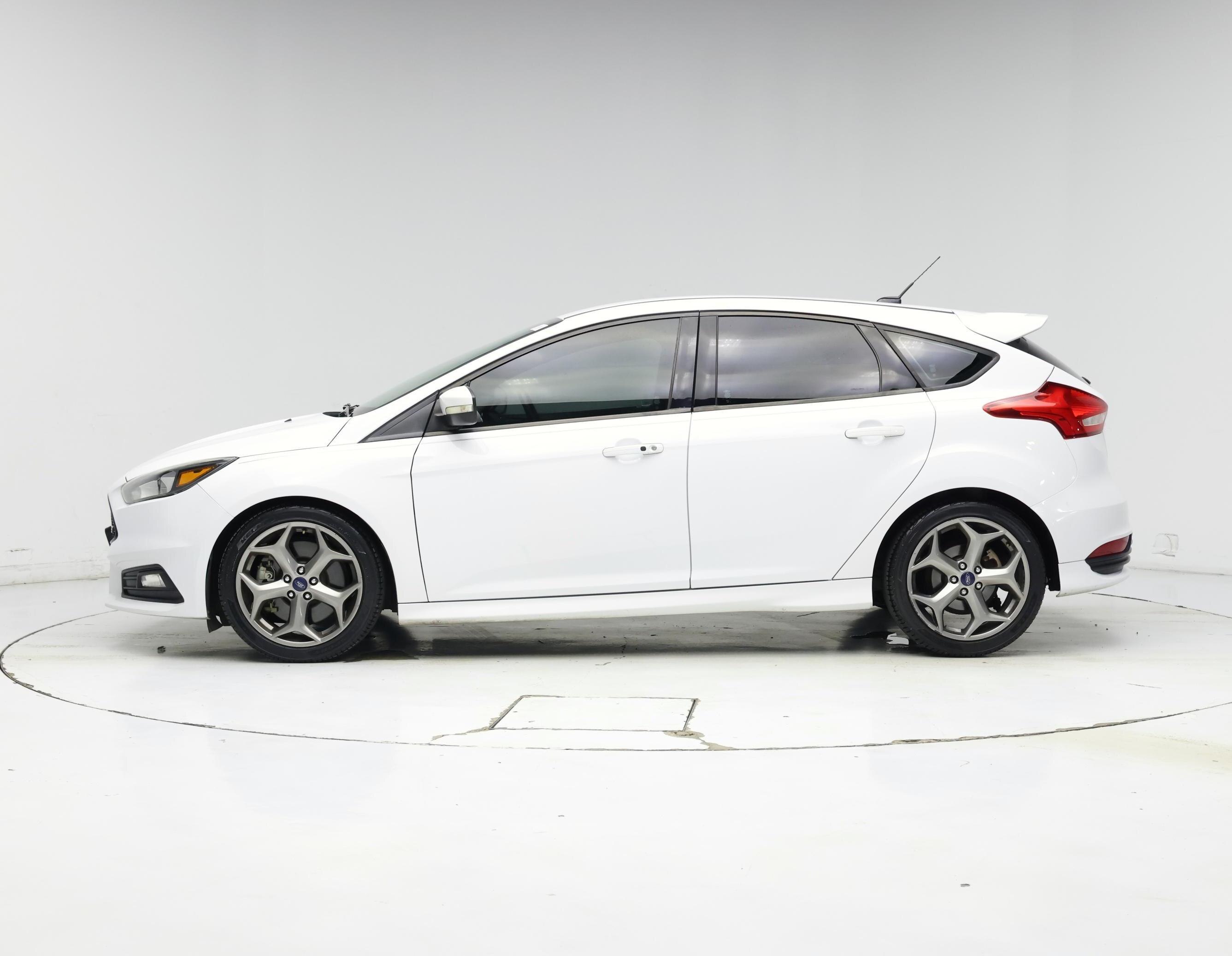 Thumbnail: 2018 Ford Focus - 3