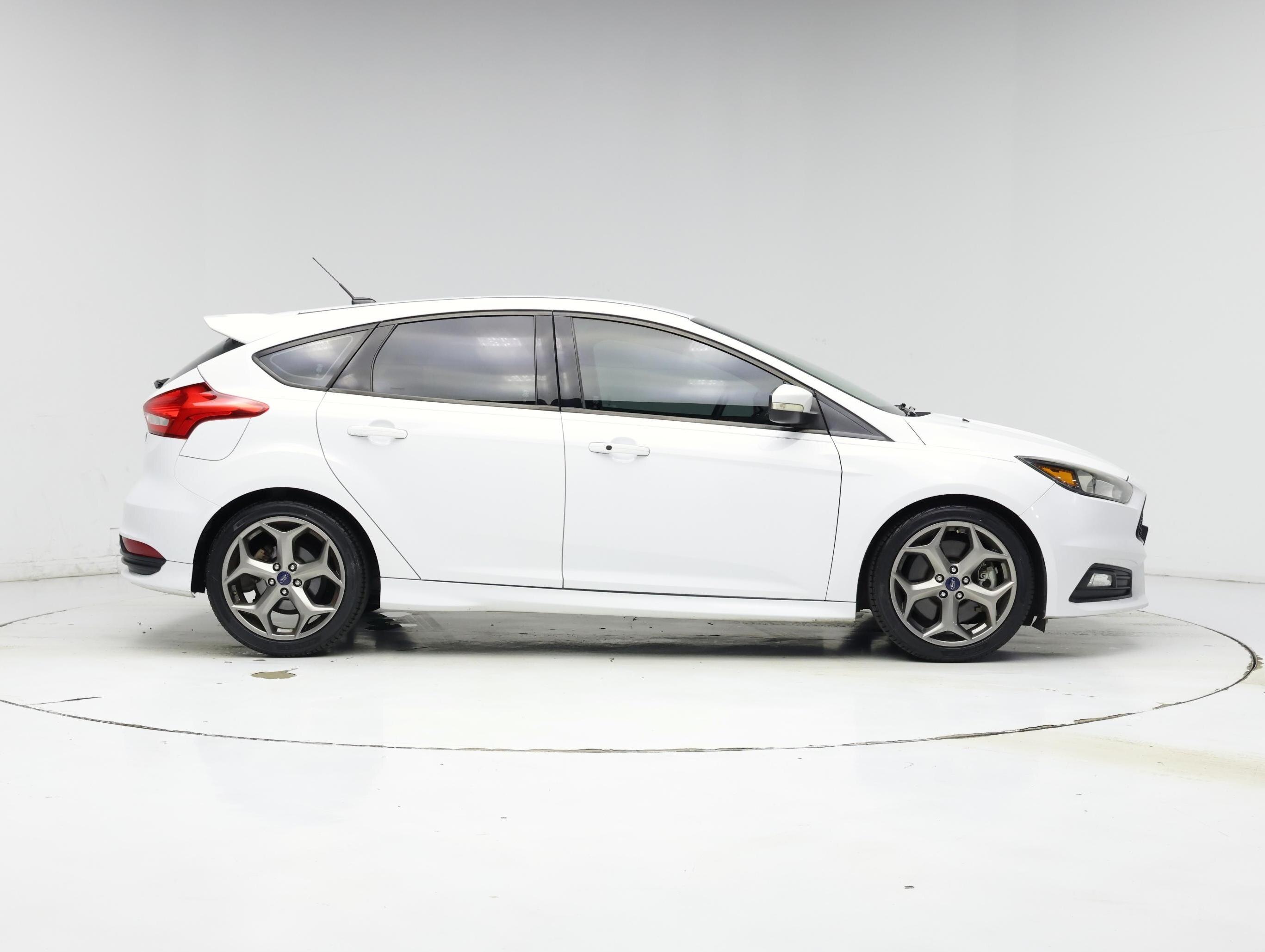 Thumbnail: 2018 Ford Focus - 7
