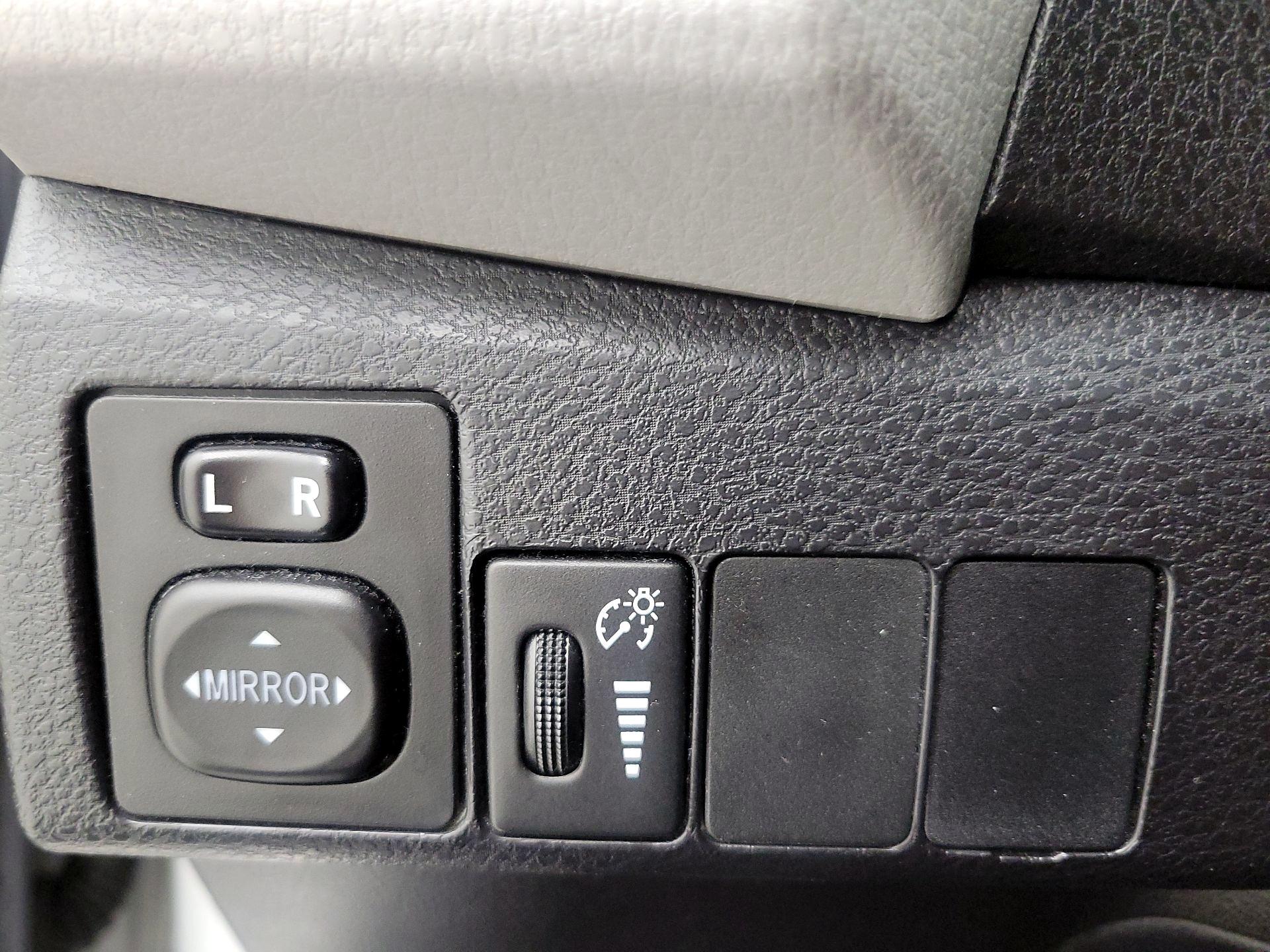 Thumbnail: 2015 Toyota Corolla - 13