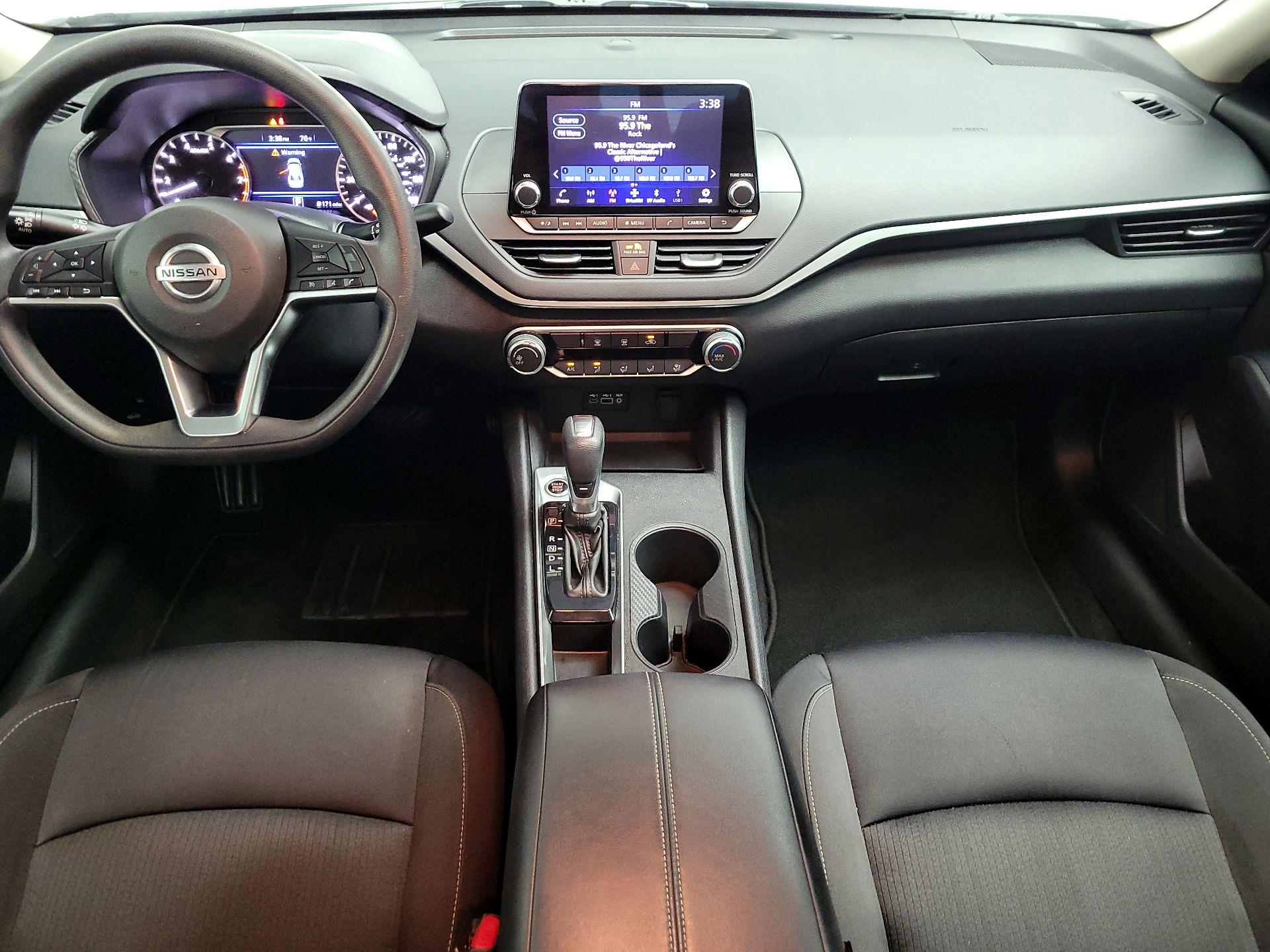 Thumbnail: 2020 Nissan Altima - 9