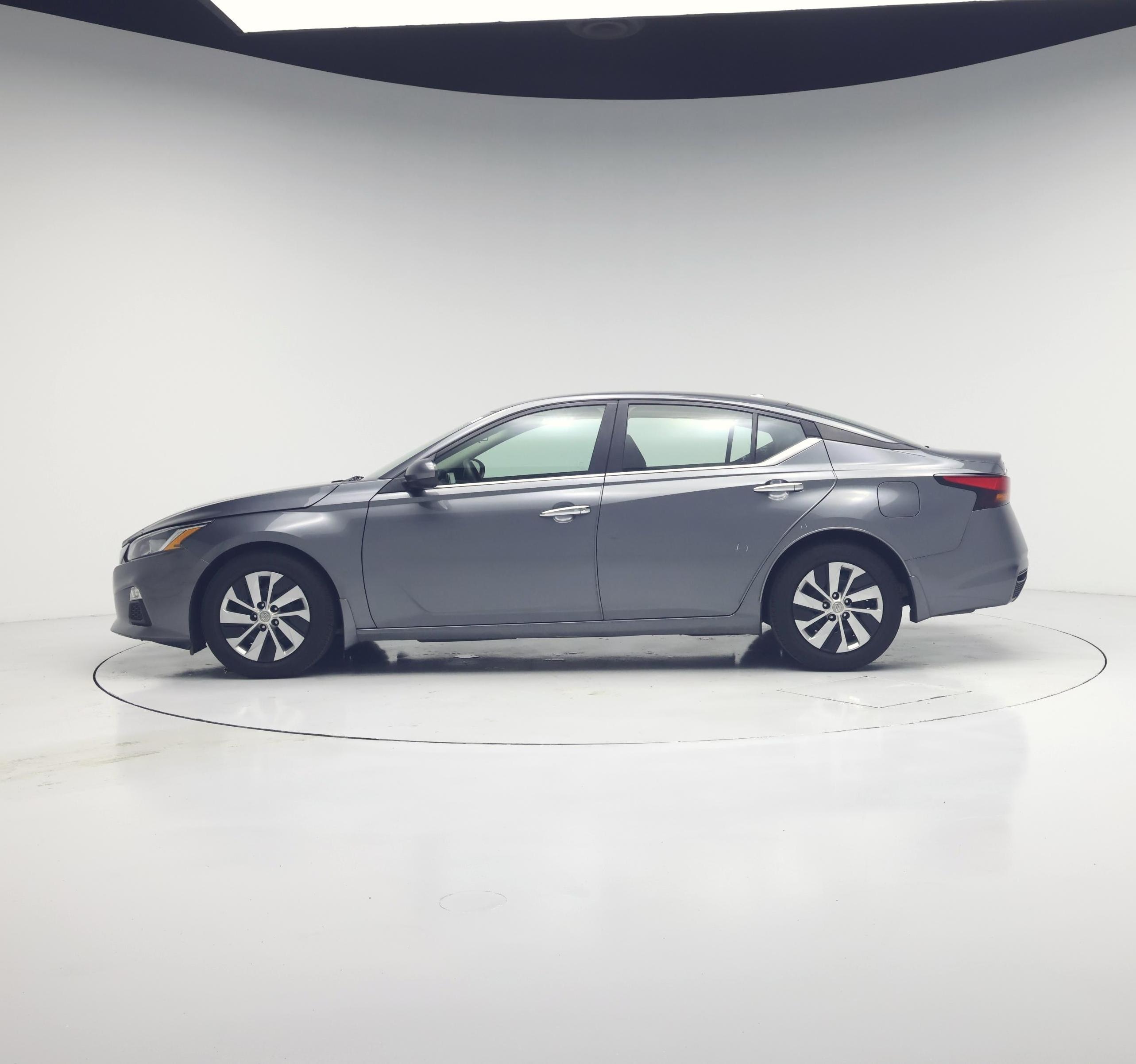 Thumbnail: 2020 Nissan Altima - 3