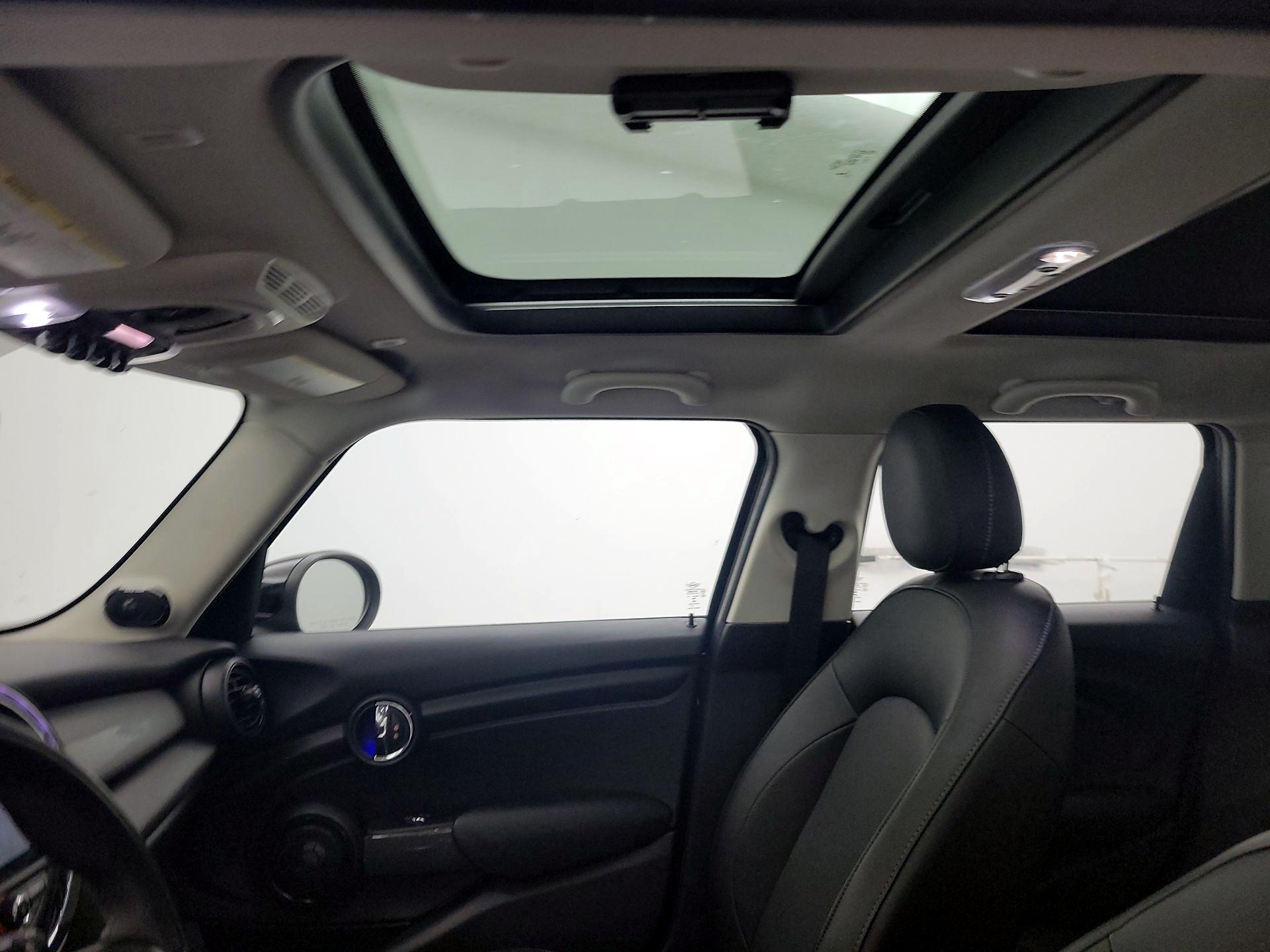 Thumbnail: 2020 MINI Cooper Hardtop - 19