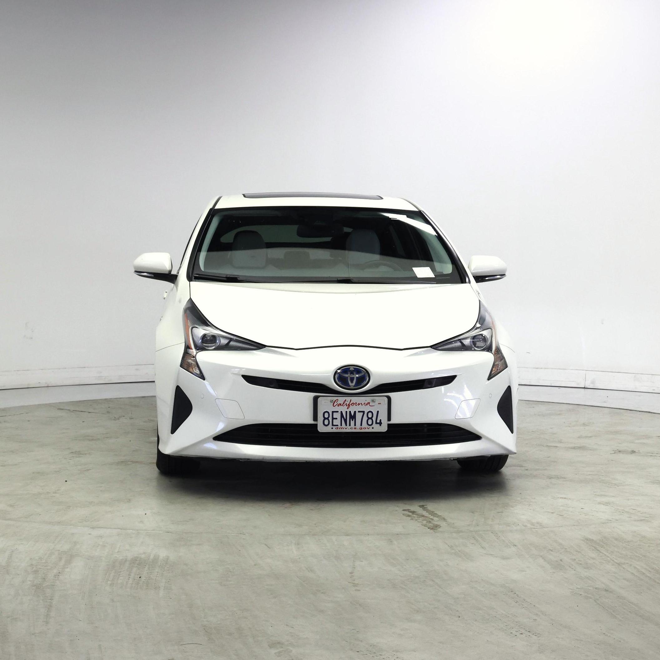 Thumbnail: 2018 Toyota Prius - 5