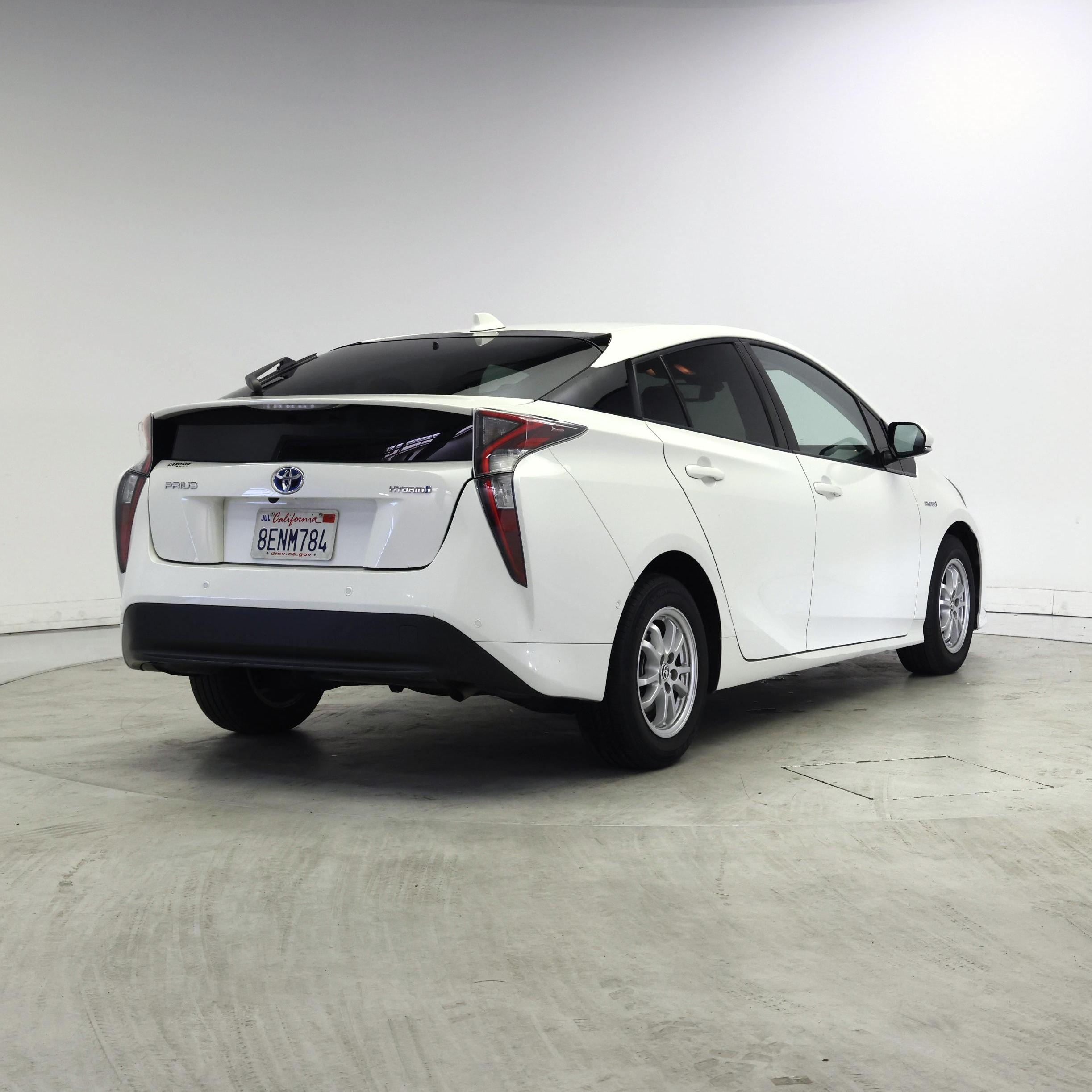 Thumbnail: 2018 Toyota Prius - 8