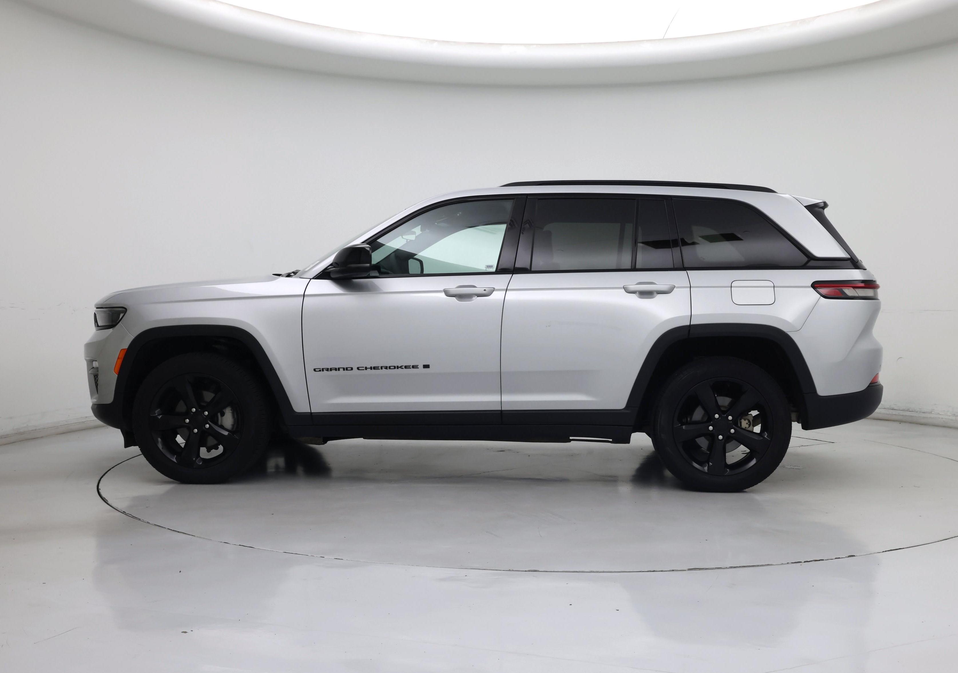 Thumbnail: 2025 Jeep Grand Cherokee - 3