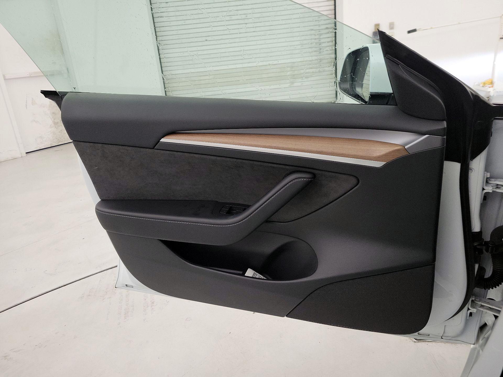 Thumbnail: 2023 Tesla Model 3 - 12