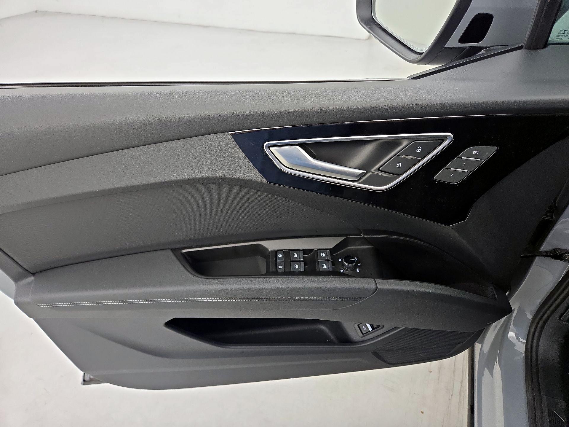 Thumbnail: 2023 Audi Q4 e-tron - 12