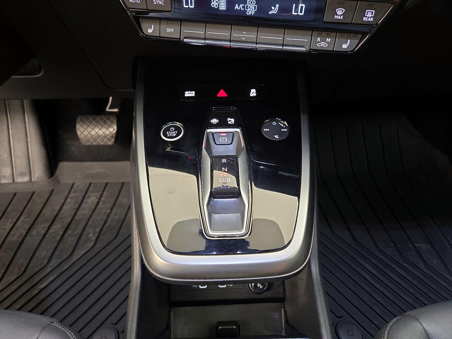 Thumbnail: 2023 Audi Q4 e-tron - 18