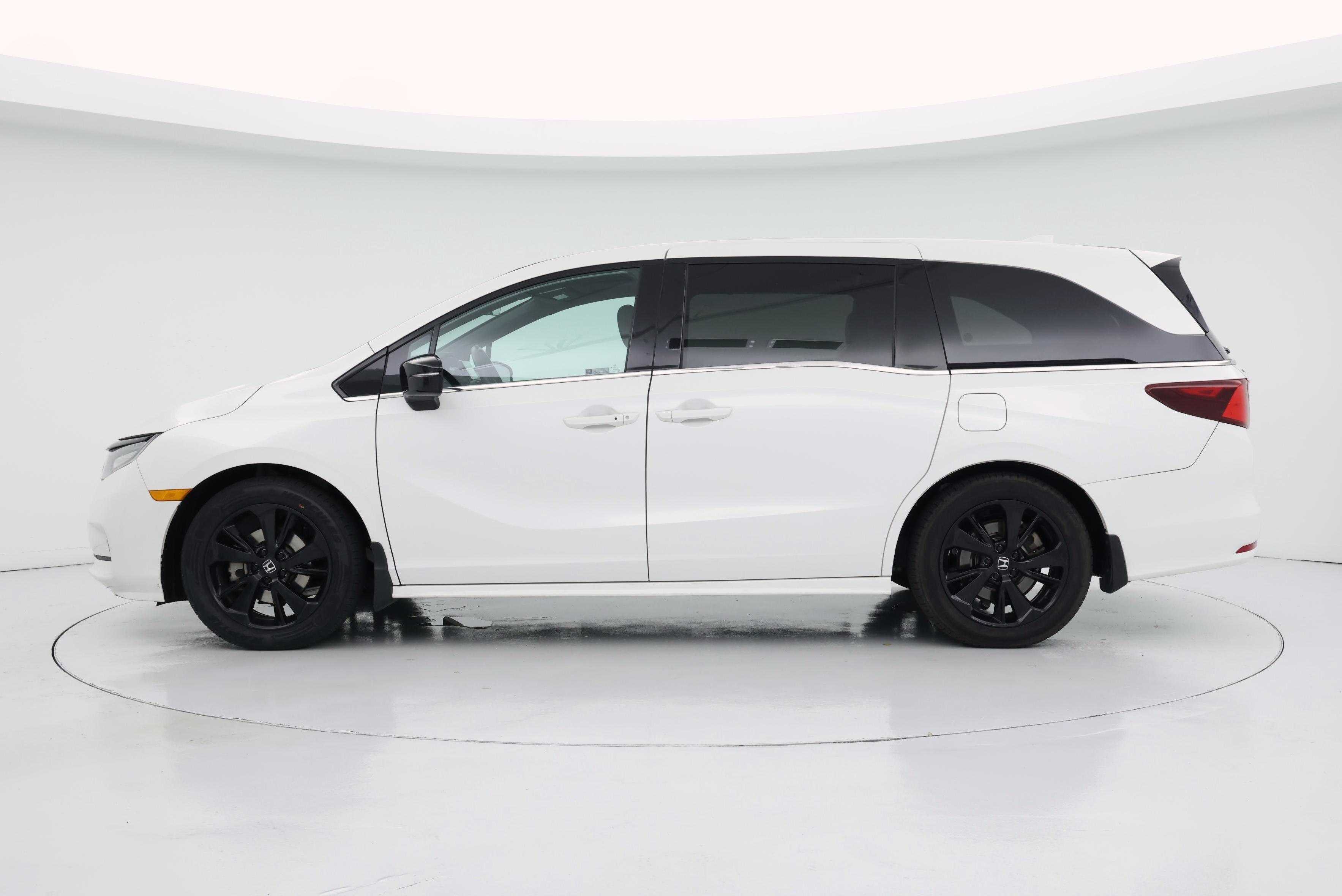 Thumbnail: 2023 Honda Odyssey - 3