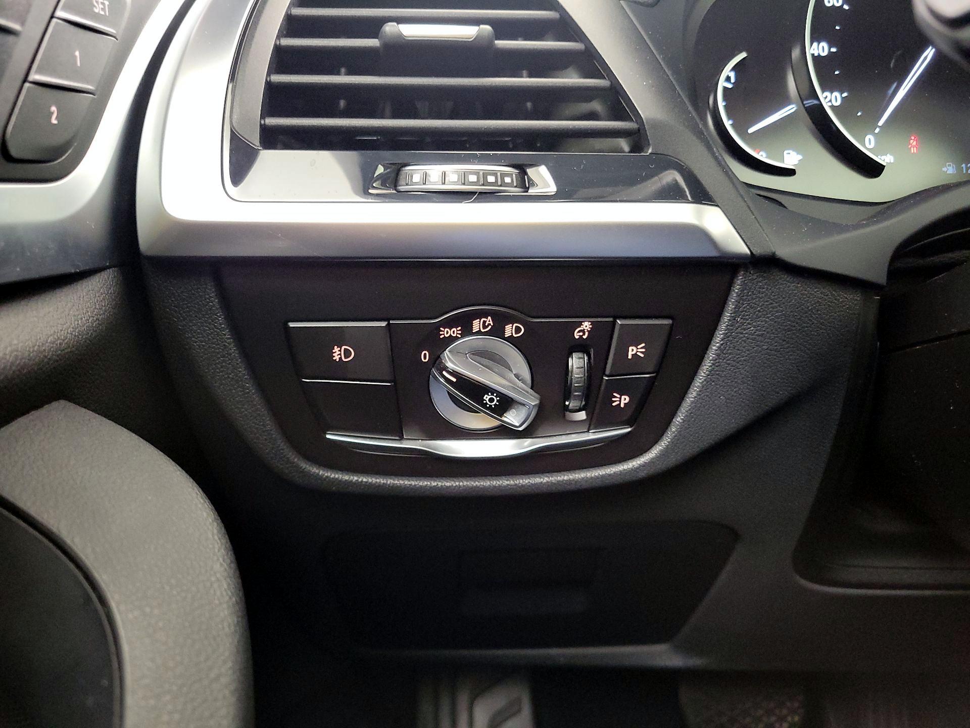 Thumbnail: 2021 BMW X3 - 13