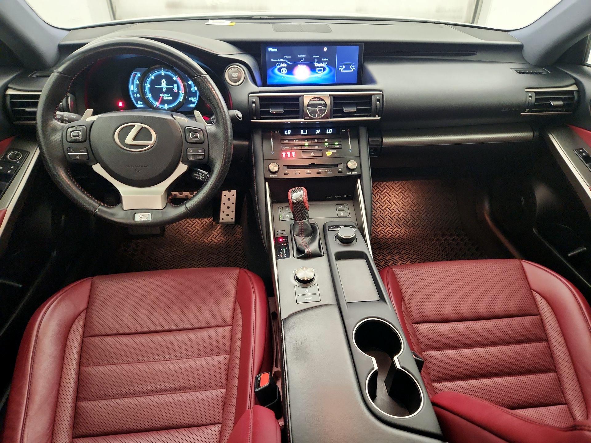 Thumbnail: 2018 Lexus IS - 9