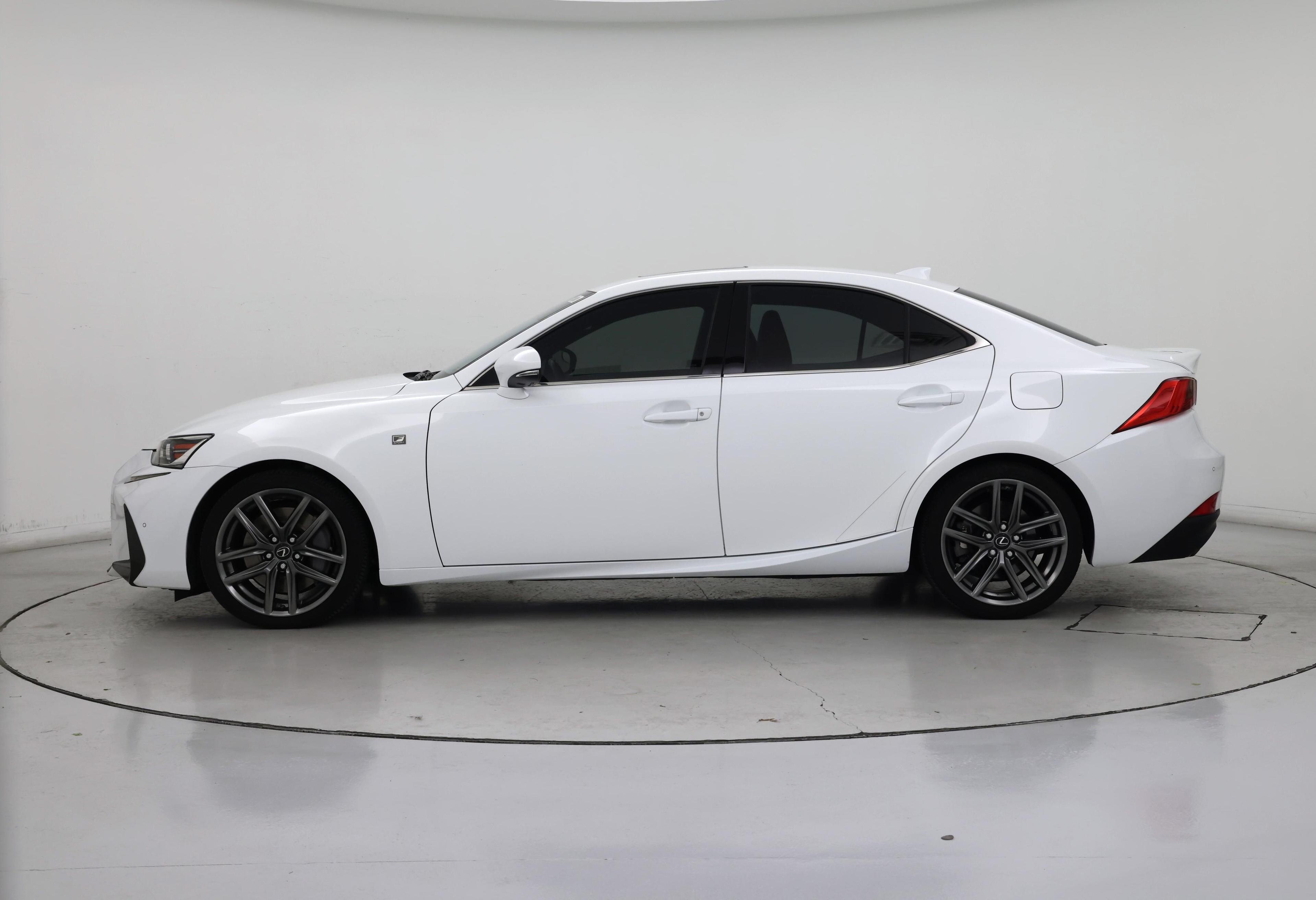 Thumbnail: 2018 Lexus IS - 3