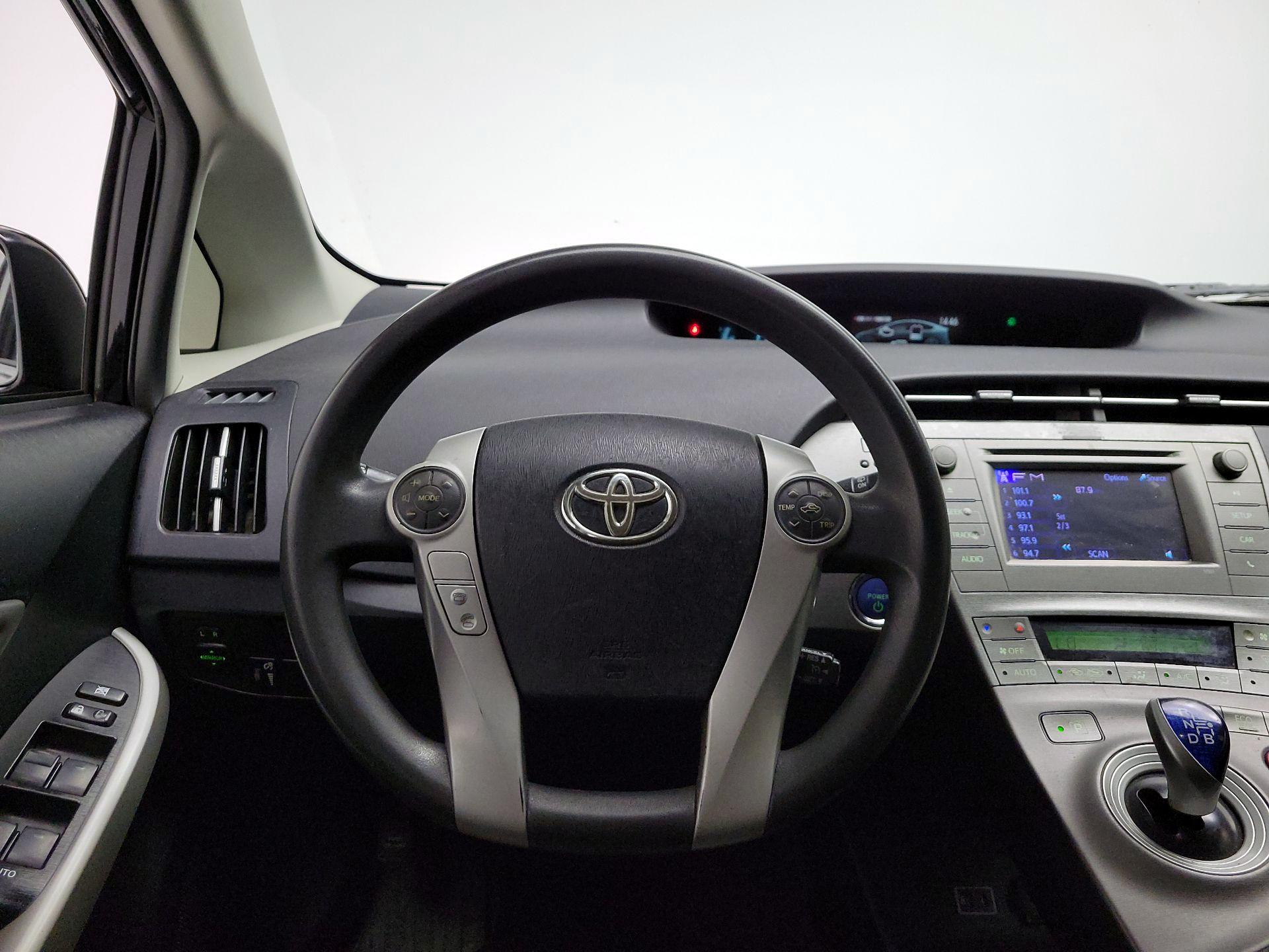 Thumbnail: 2014 Toyota Prius - 10