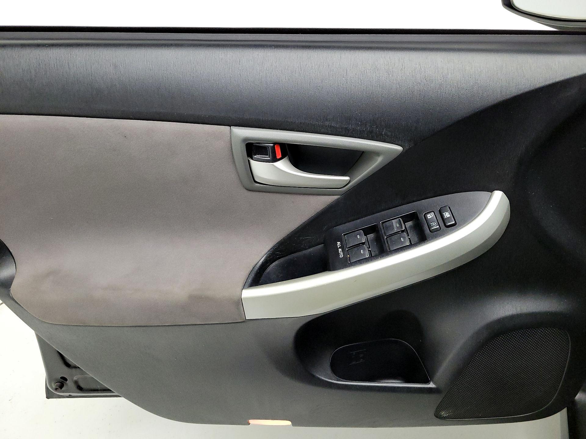 Thumbnail: 2014 Toyota Prius - 12