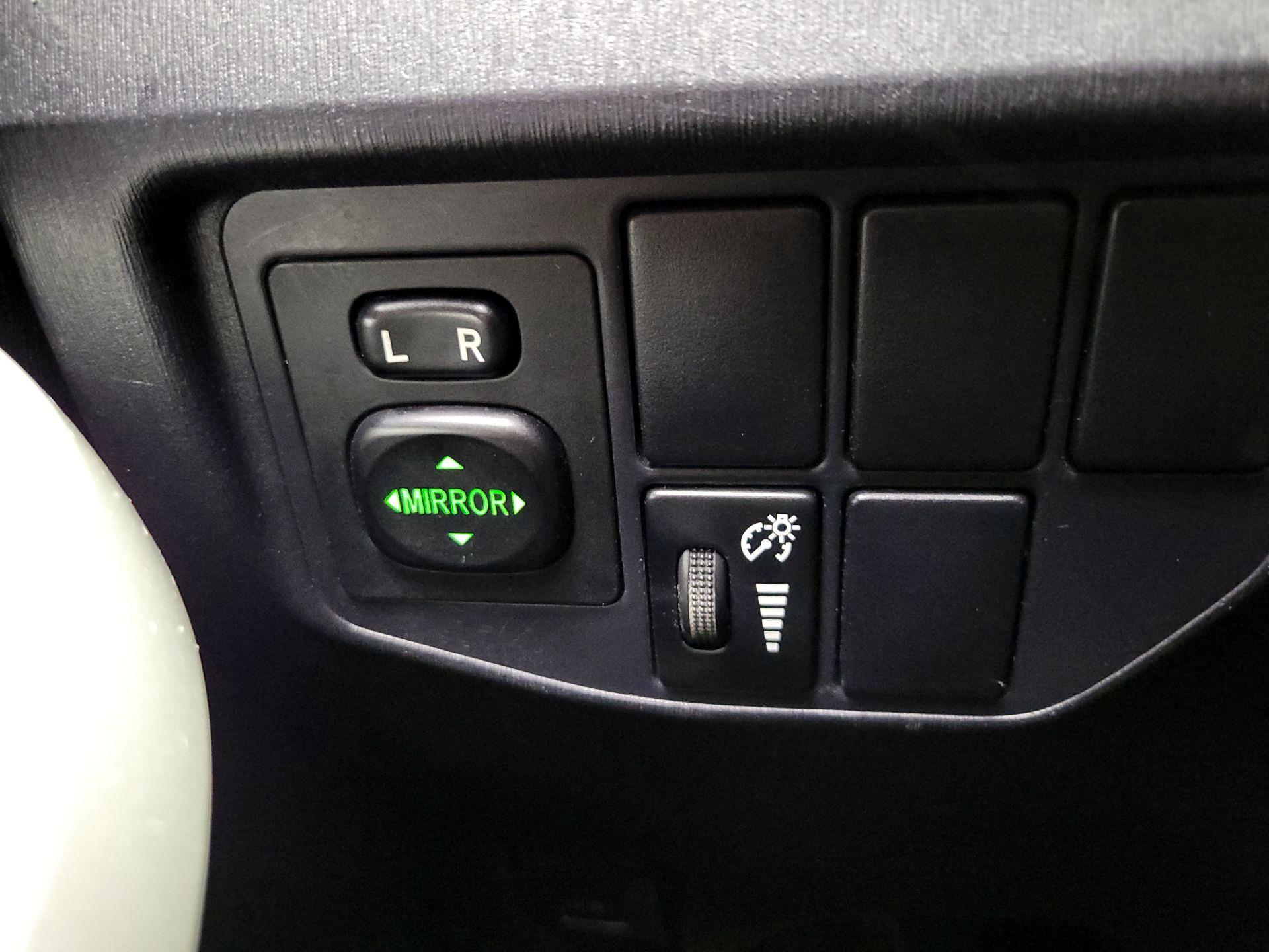Thumbnail: 2014 Toyota Prius - 13