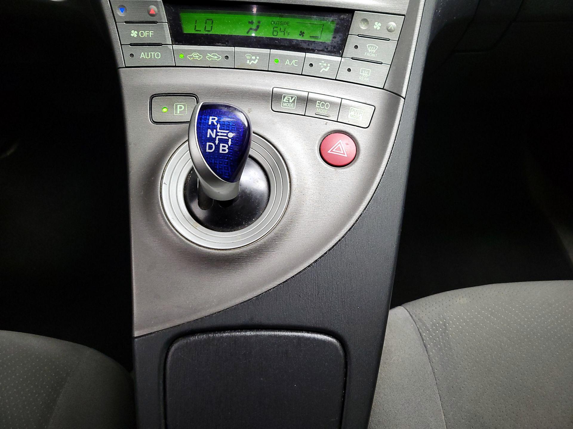 Thumbnail: 2014 Toyota Prius - 16