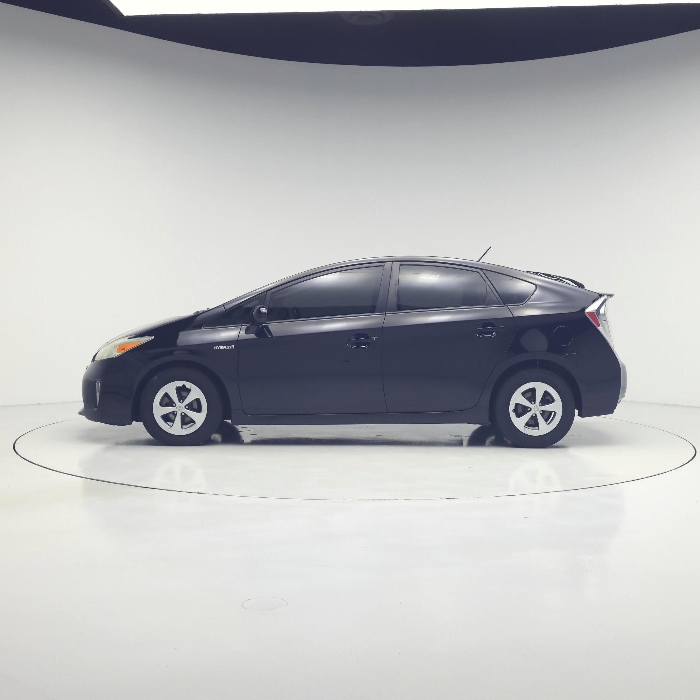 Thumbnail: 2014 Toyota Prius - 3