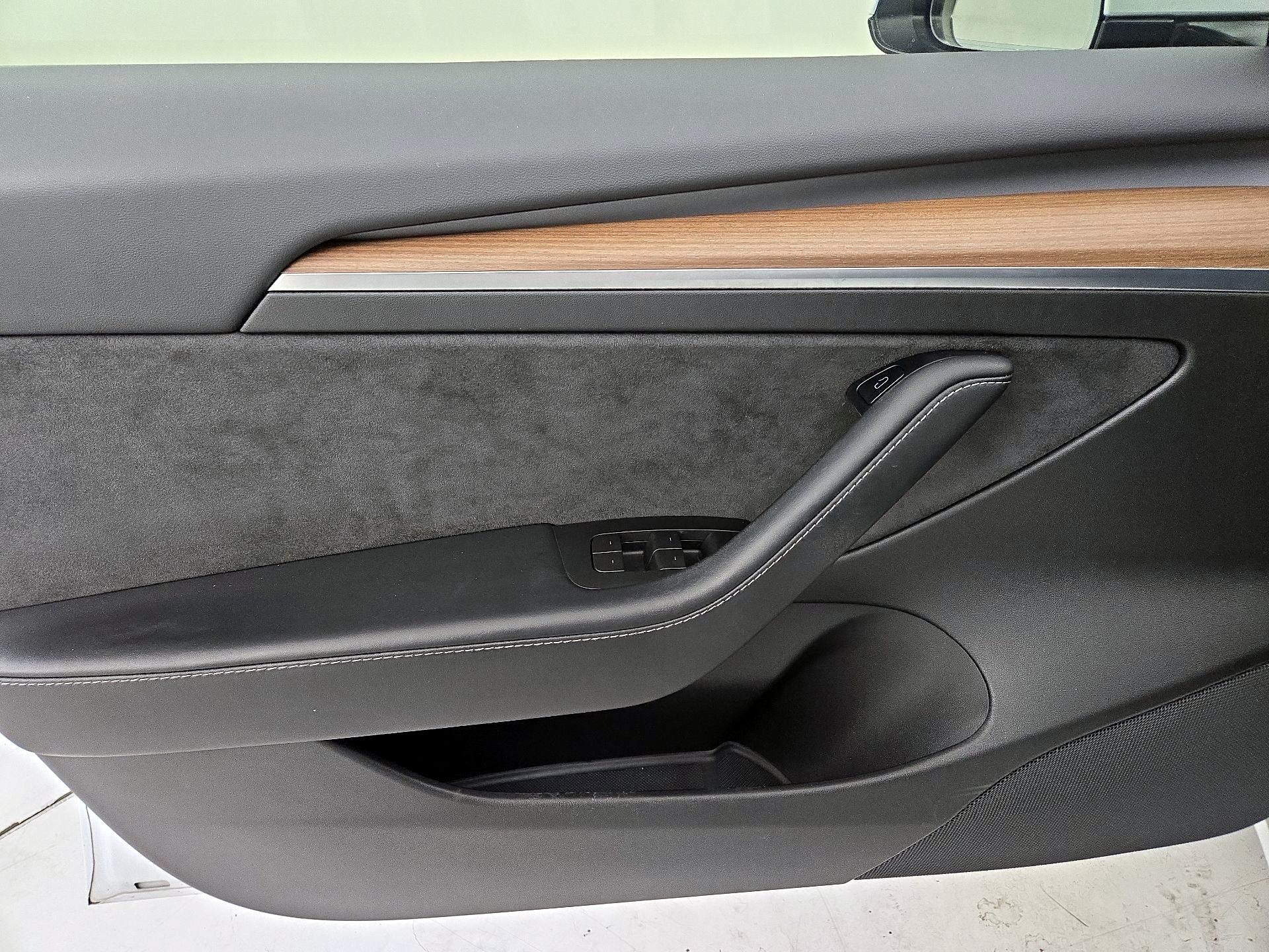 Thumbnail: 2022 Tesla Model 3 - 12