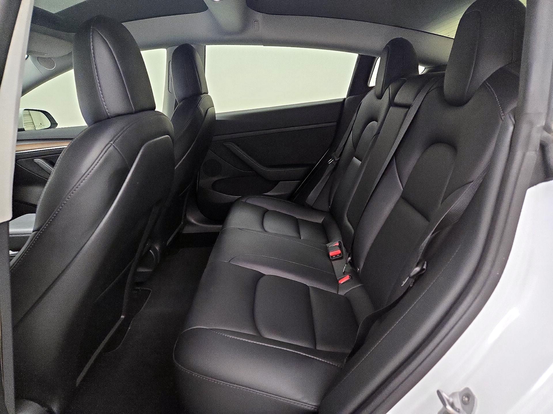 Thumbnail: 2022 Tesla Model 3 - 20