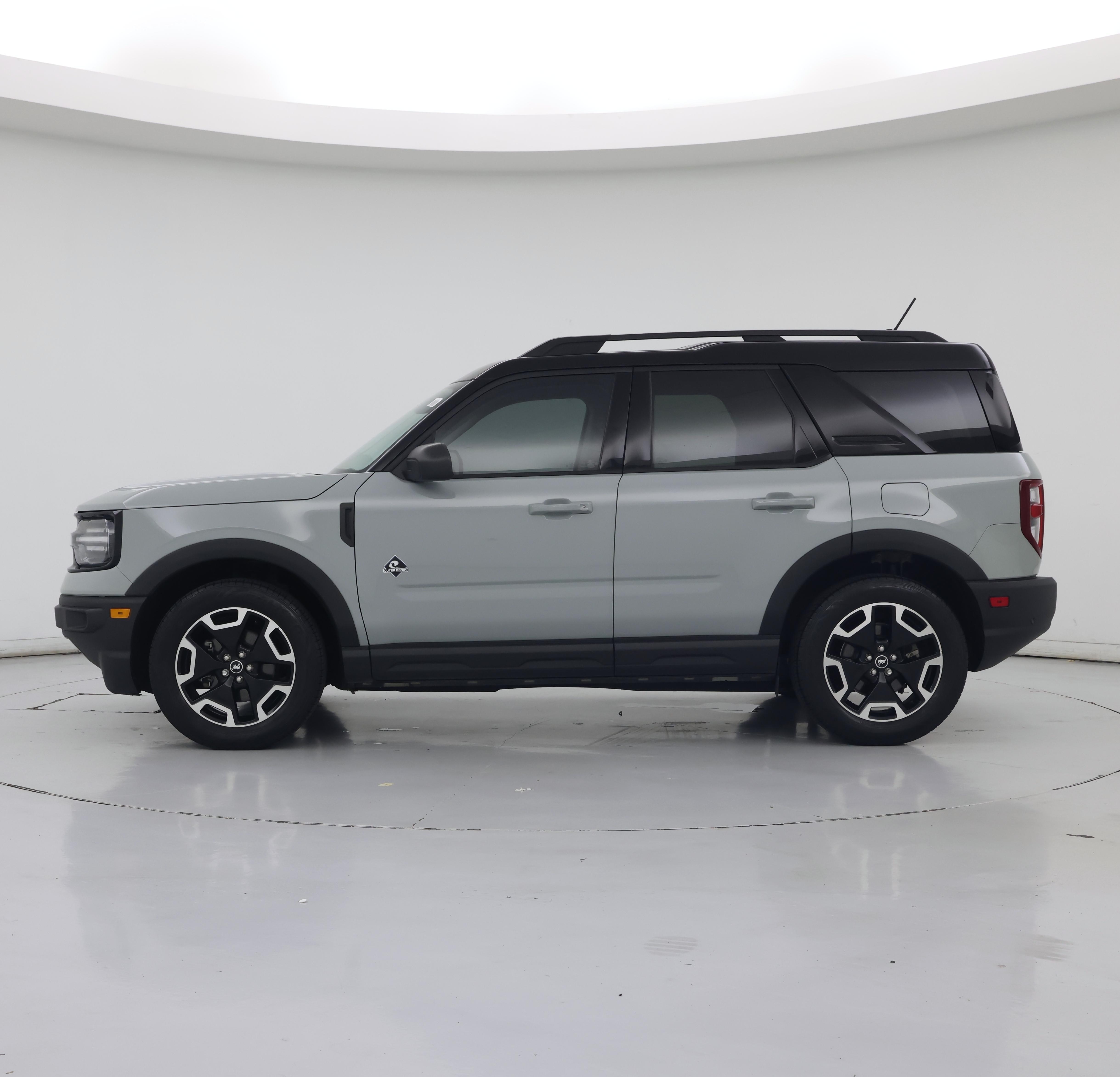 Thumbnail: 2021 Ford Bronco Sport - 3