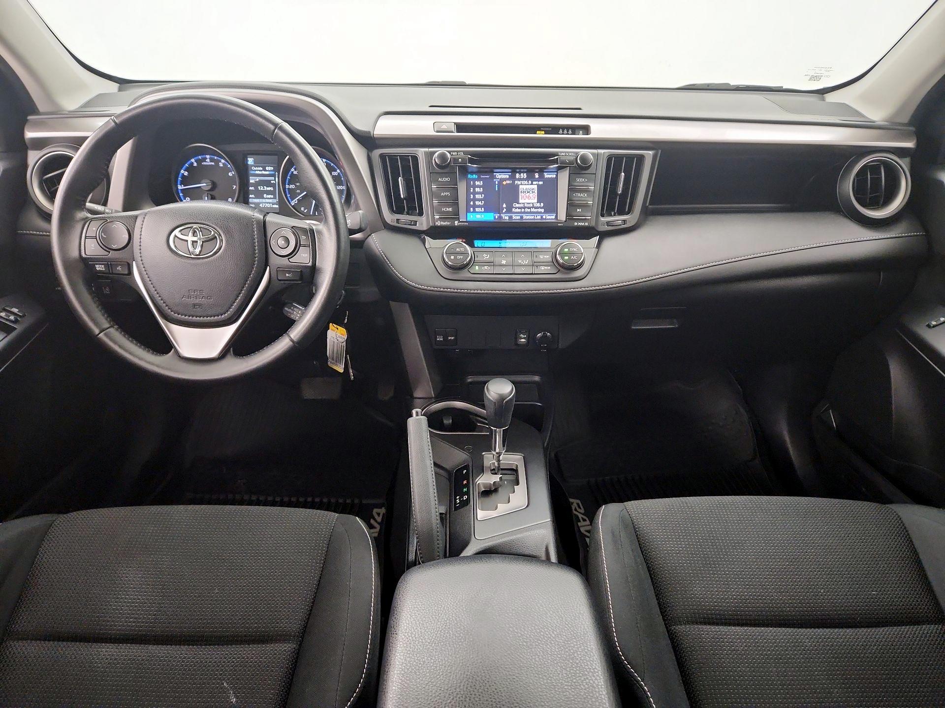 Thumbnail: 2017 Toyota RAV4 - 9