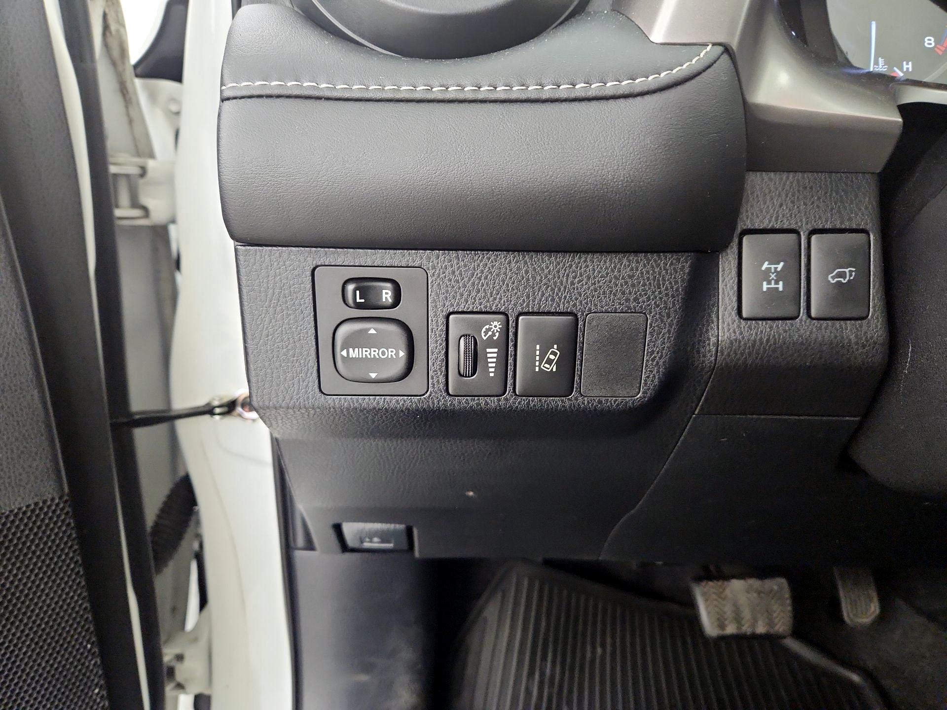 Thumbnail: 2017 Toyota RAV4 - 13