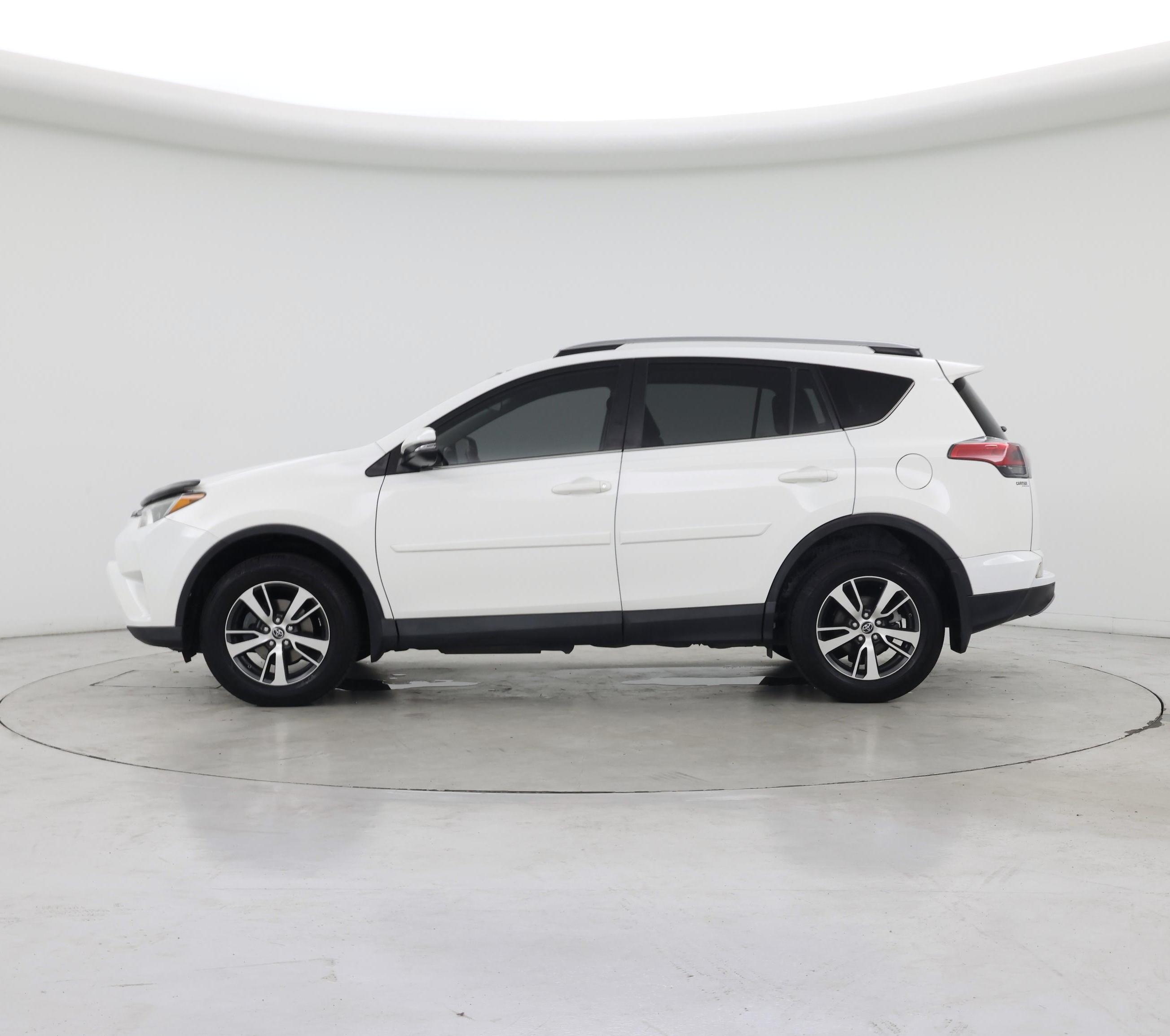 Thumbnail: 2017 Toyota RAV4 - 3