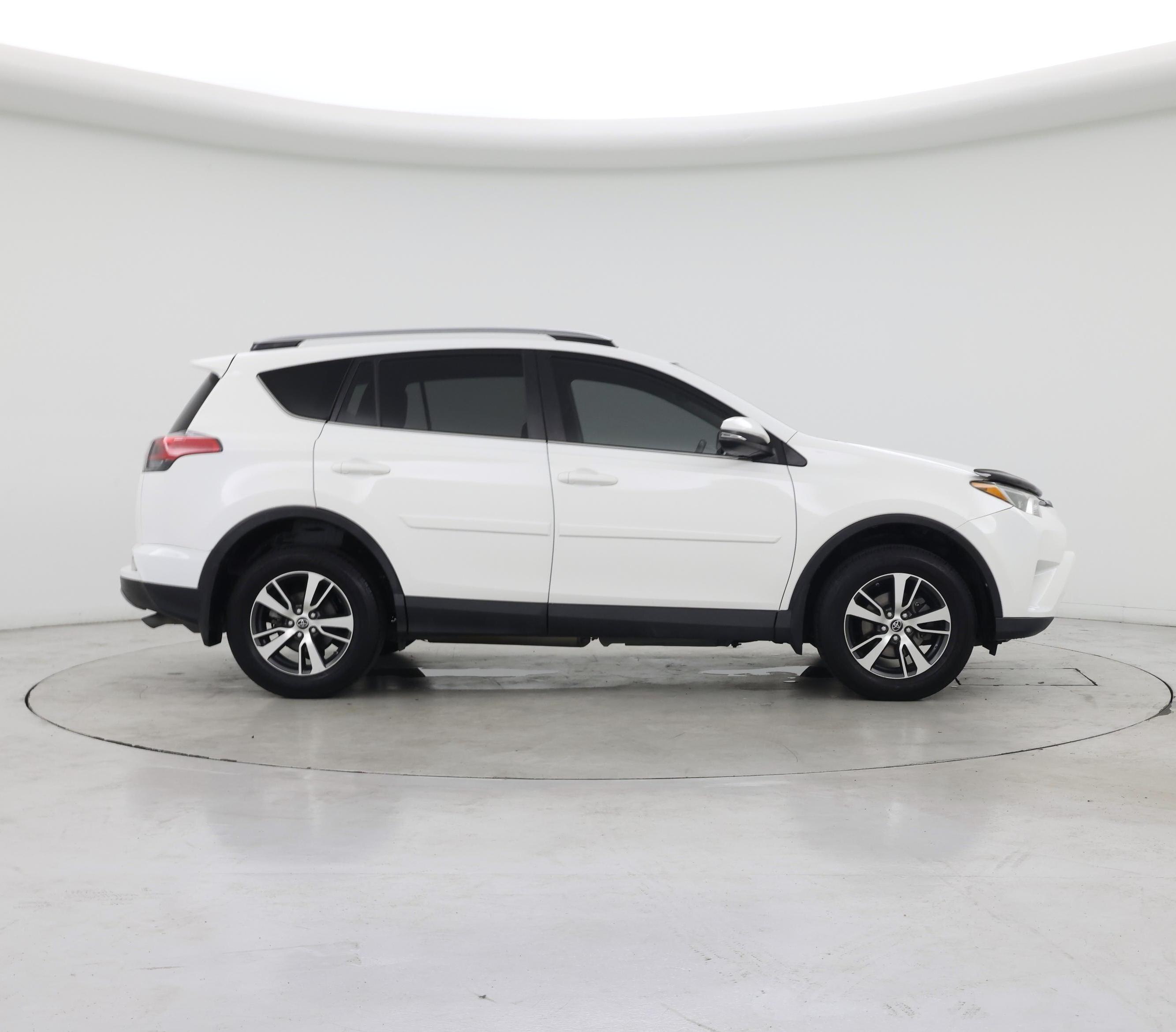 Thumbnail: 2017 Toyota RAV4 - 7