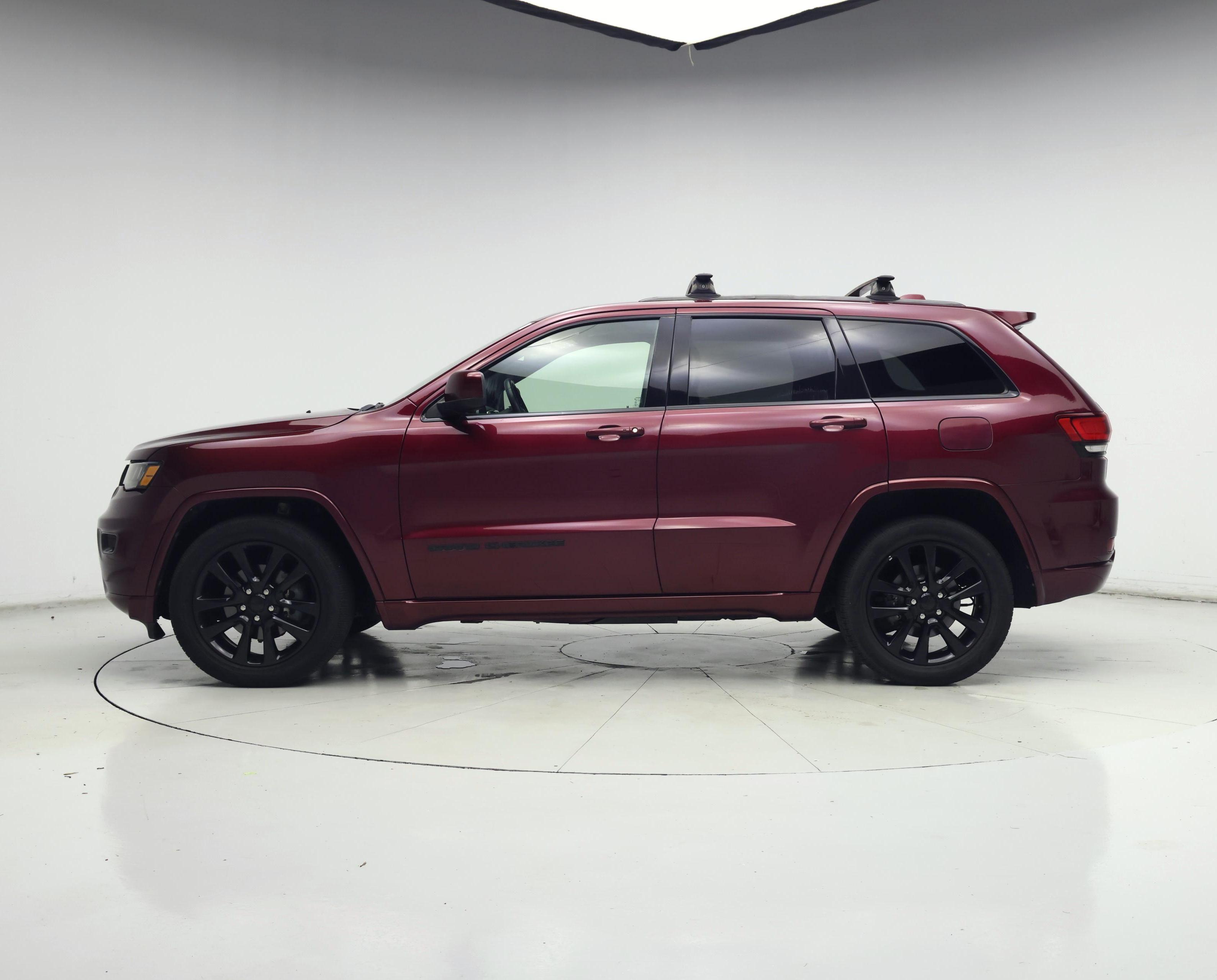 Thumbnail: 2018 Jeep Grand Cherokee - 3