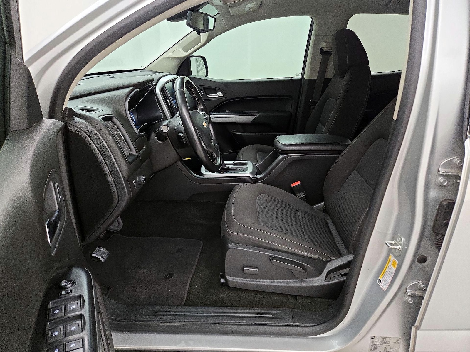 2018 Chevrolet Colorado LT - Photo 12