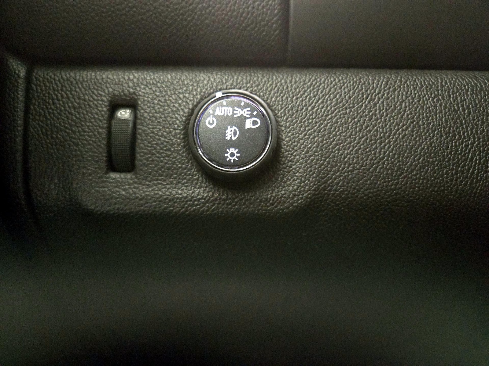 2018 Chevrolet Colorado LT - Photo 14