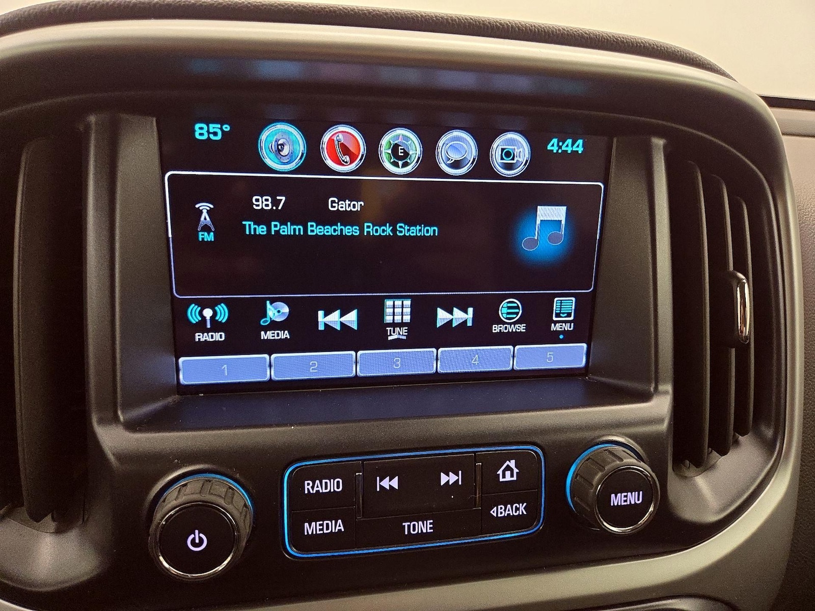 2018 Chevrolet Colorado LT - Photo 16