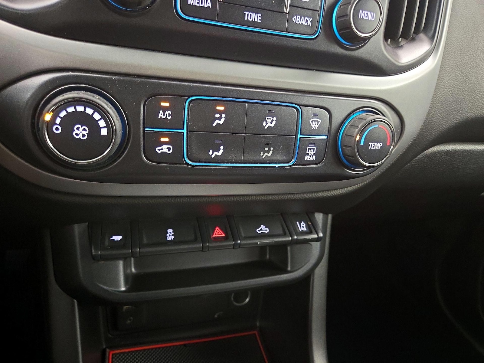 2018 Chevrolet Colorado LT - Photo 17