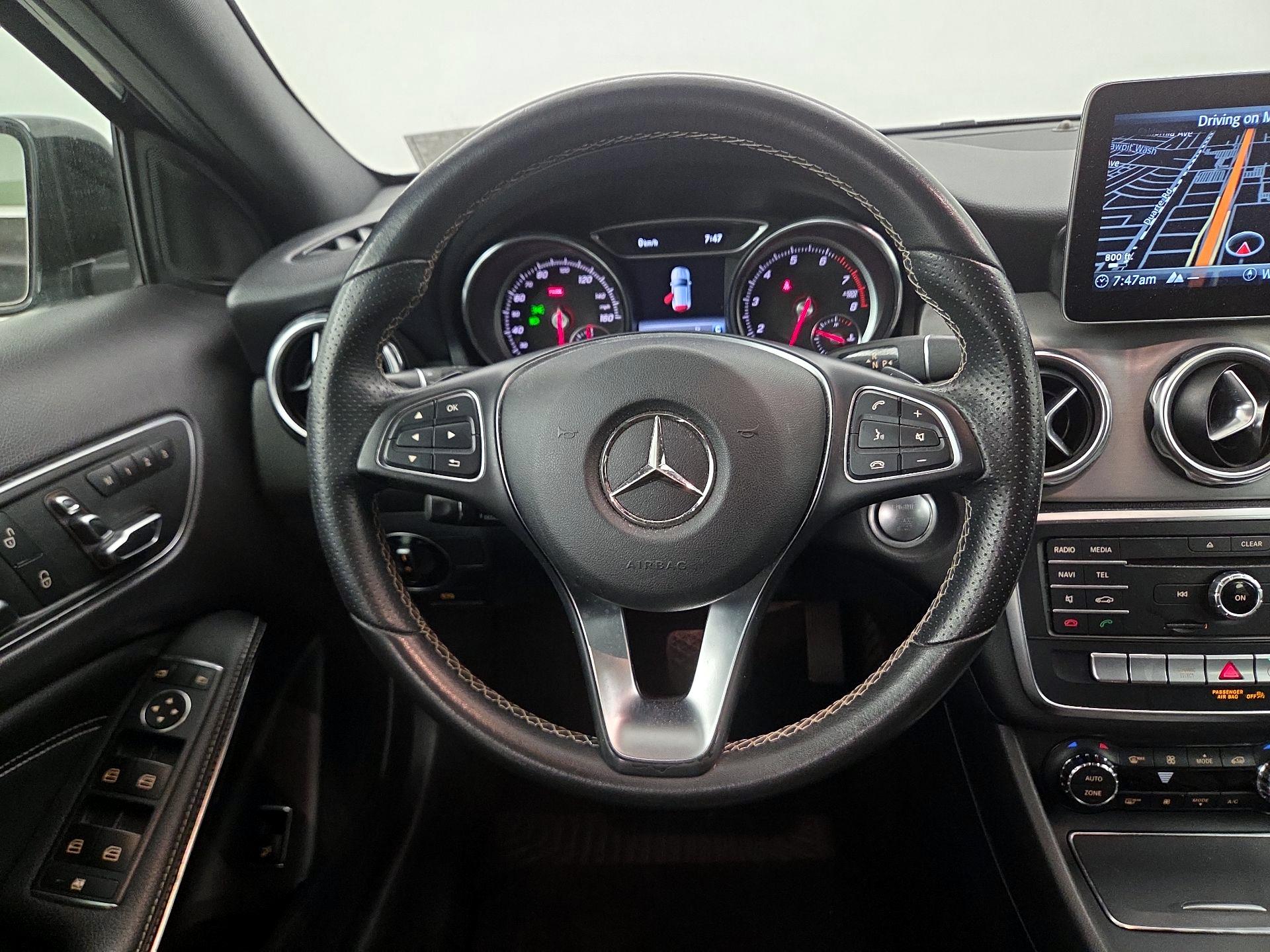 Thumbnail: 2018 Mercedes-Benz GLA - 10