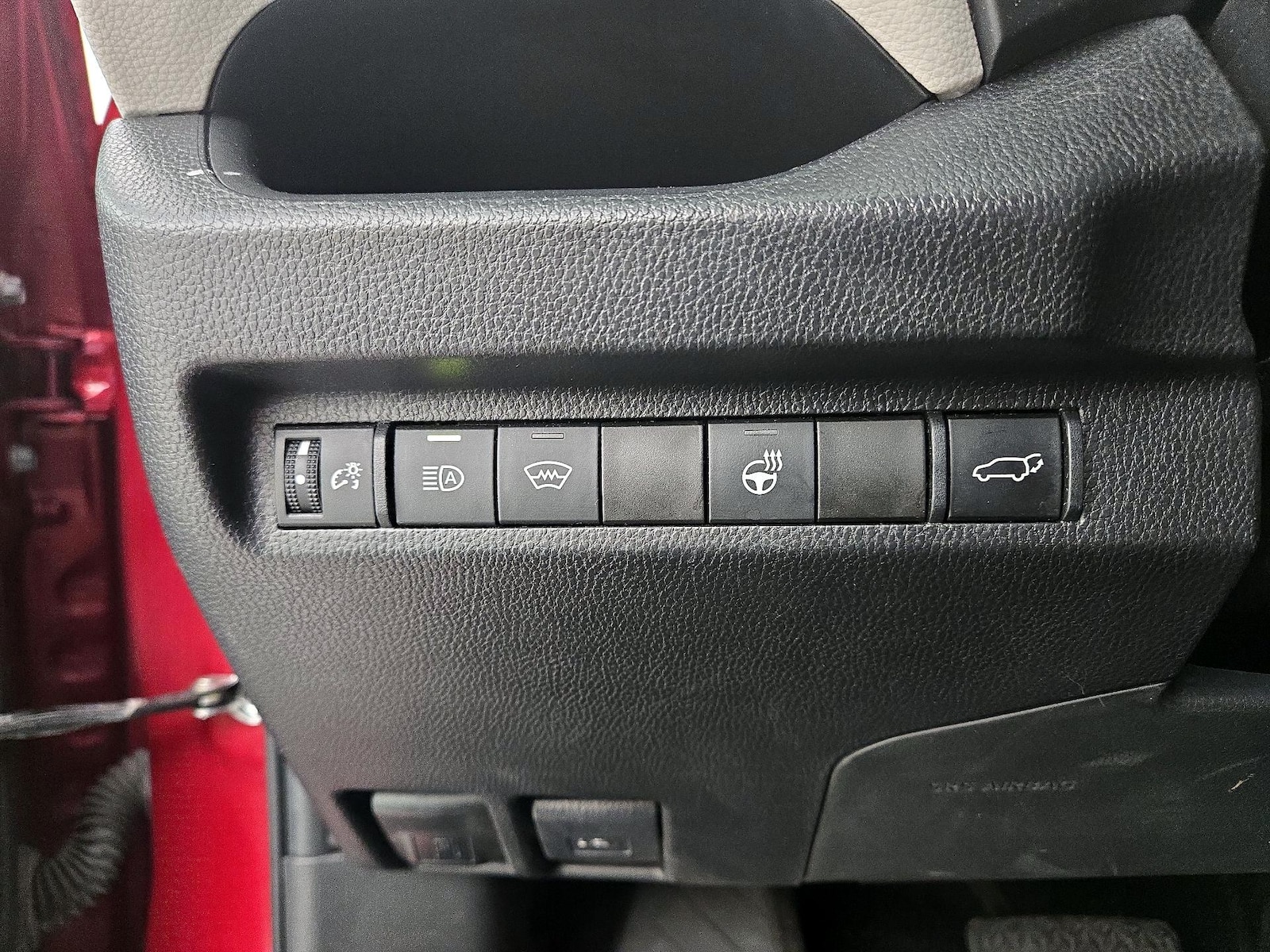 2023 Toyota RAV4 XLE - Photo 14