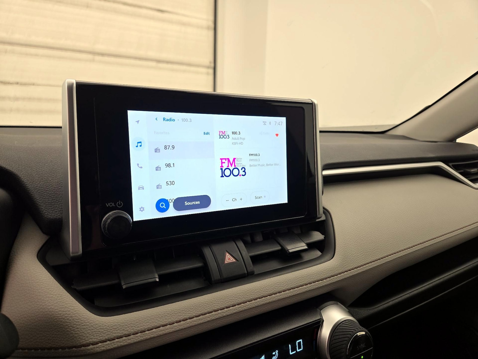 2023 Toyota RAV4 XLE - Photo 16