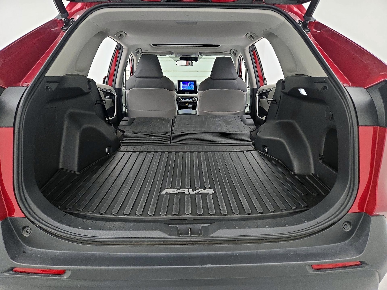 2023 Toyota RAV4 XLE - Photo 23