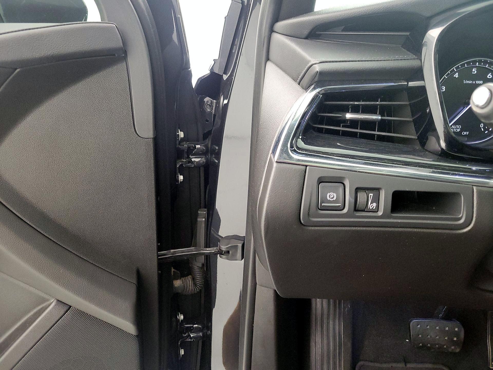 Thumbnail: 2020 Cadillac XT5 - 13