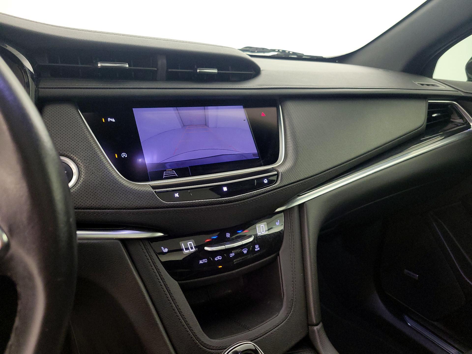 Thumbnail: 2020 Cadillac XT5 - 14
