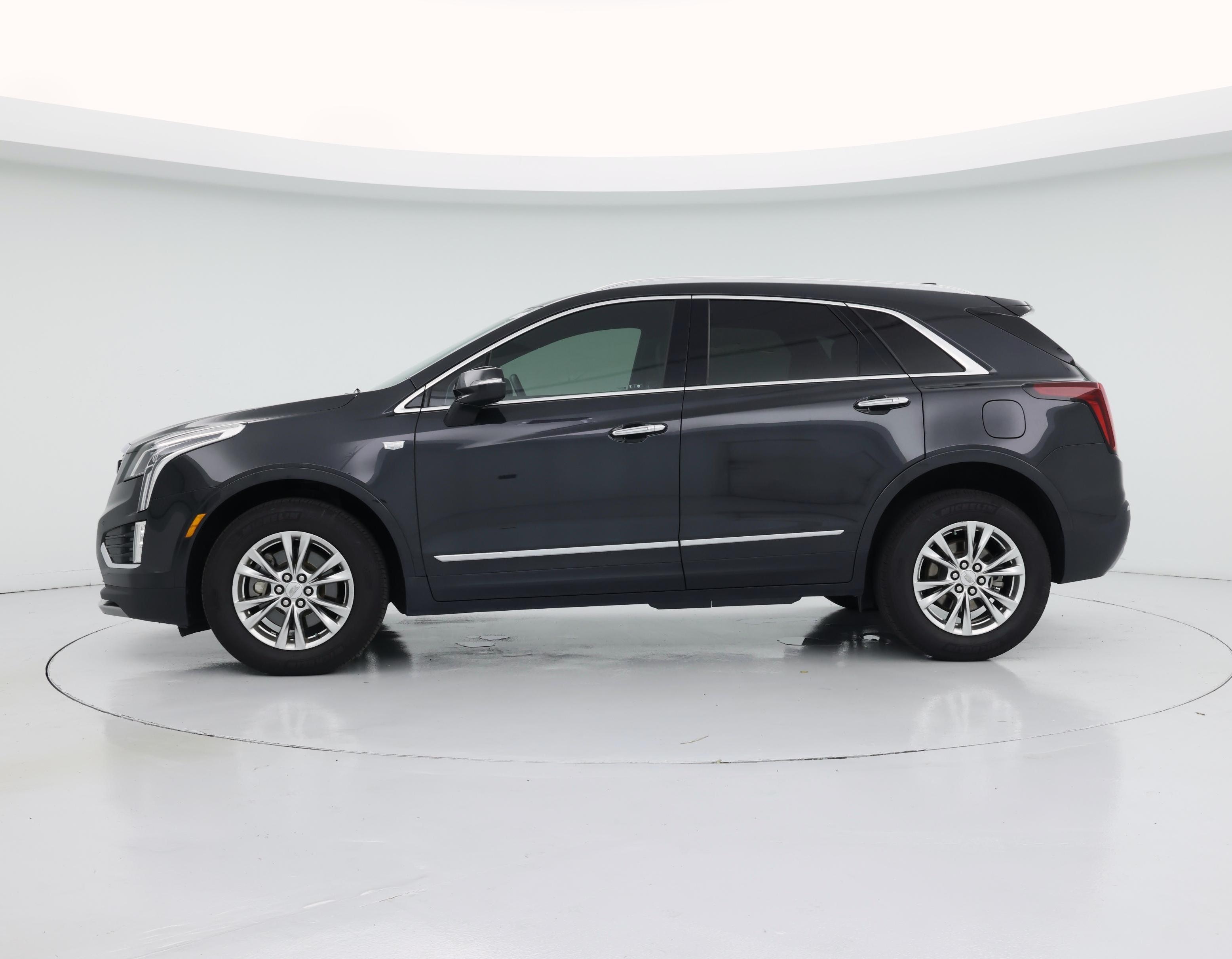 Thumbnail: 2020 Cadillac XT5 - 3