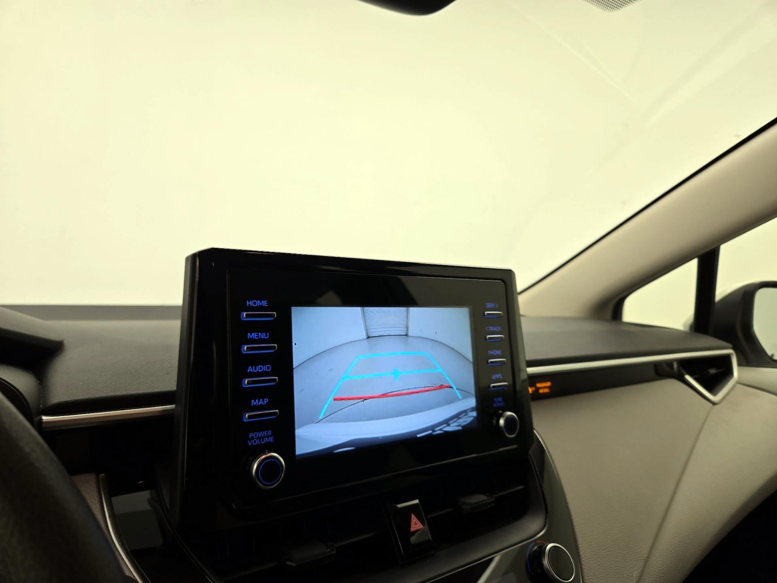 2020 Toyota Corolla L - Photo 15