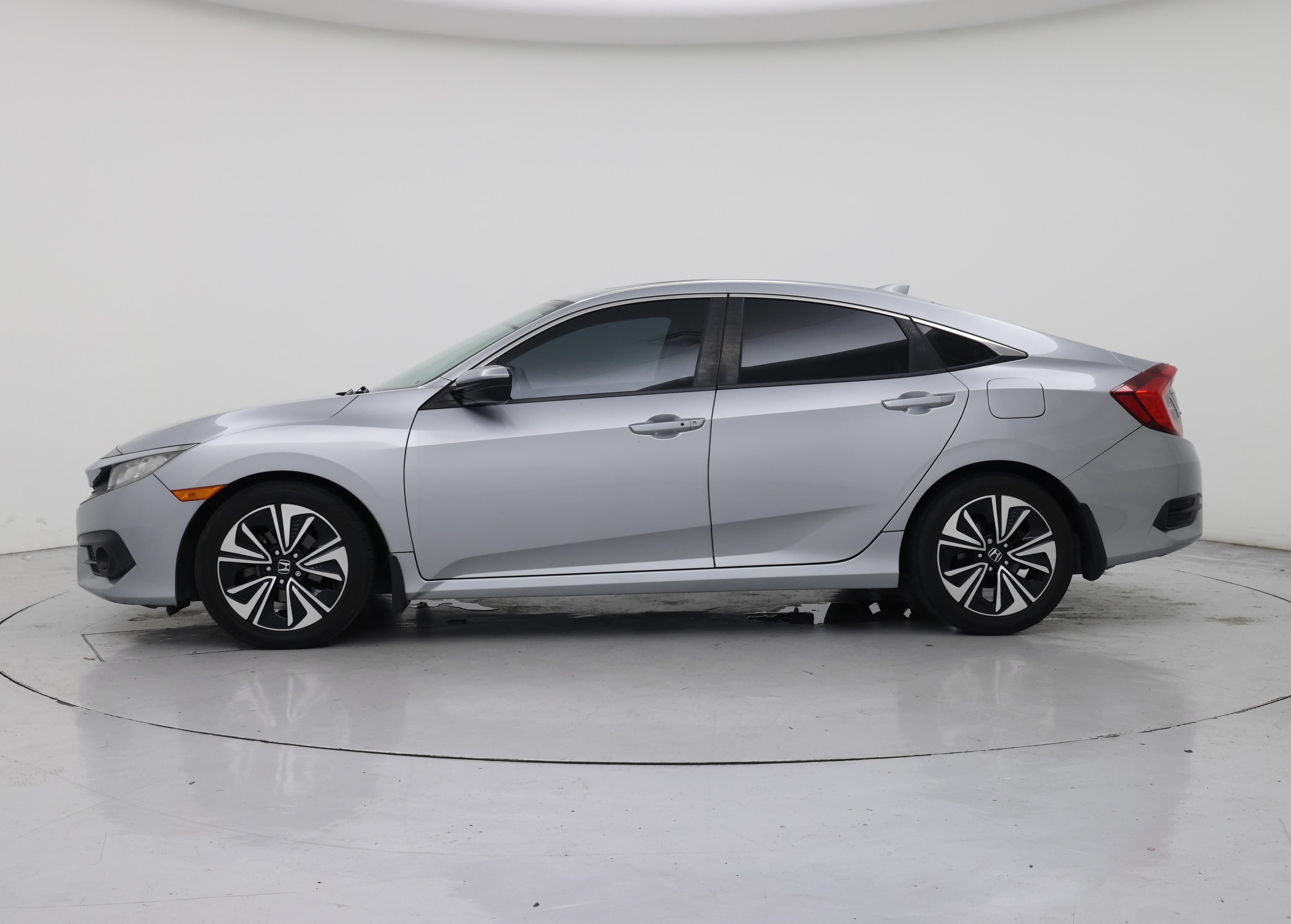 Thumbnail: 2016 Honda Civic - 3