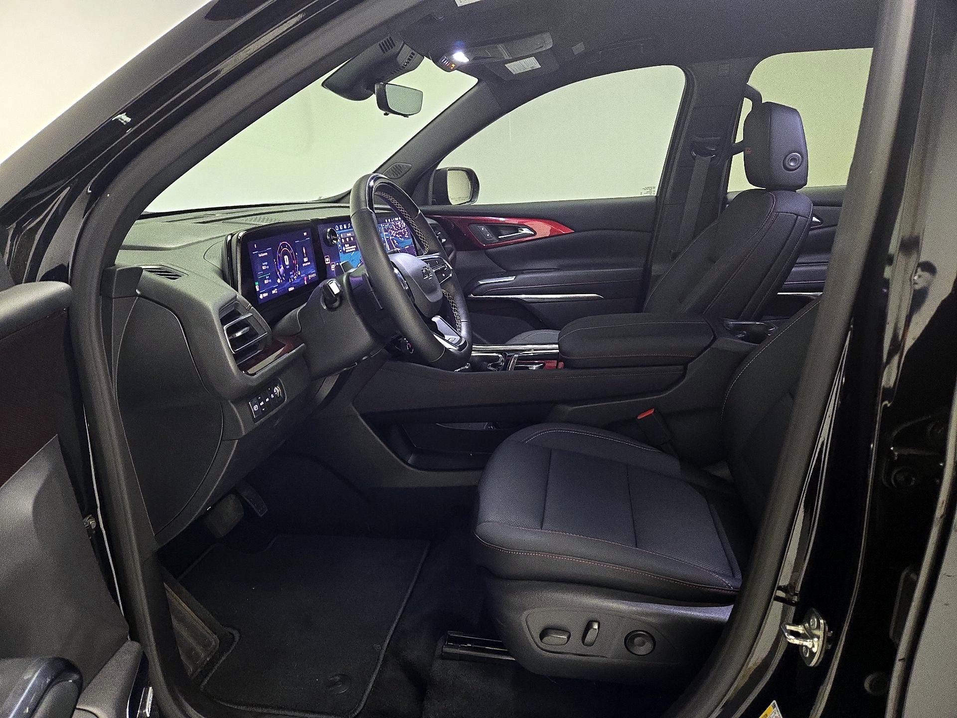 Thumbnail: 2026 Chevrolet Traverse - 11