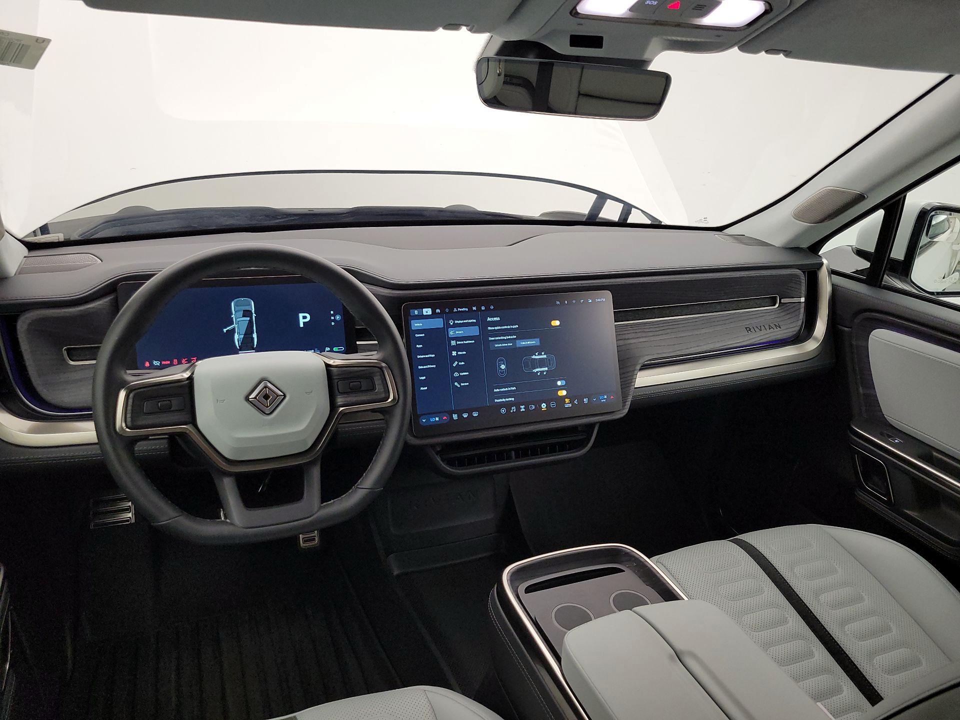 Thumbnail: 2023 Rivian R1S - 9