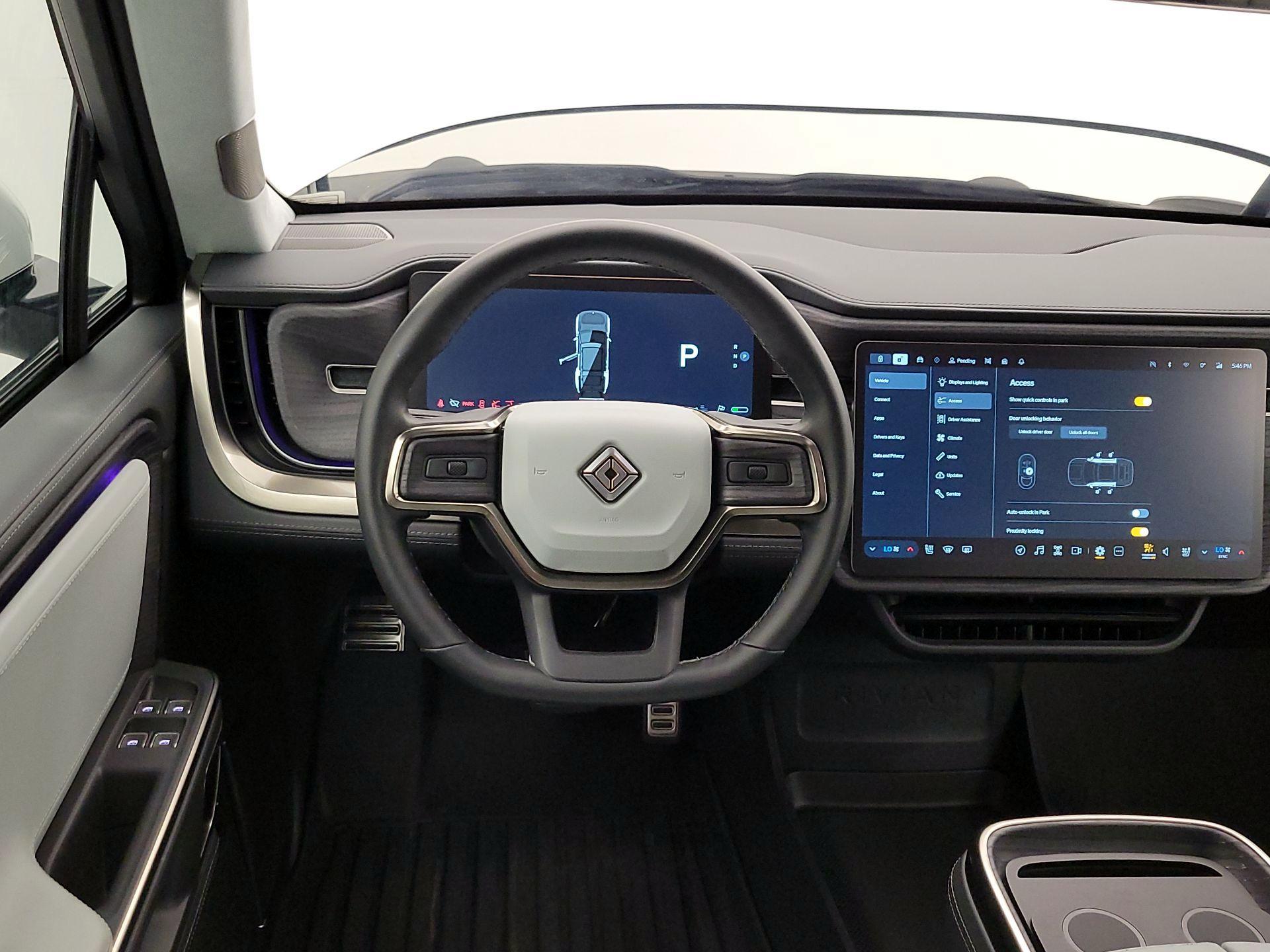 Thumbnail: 2023 Rivian R1S - 10