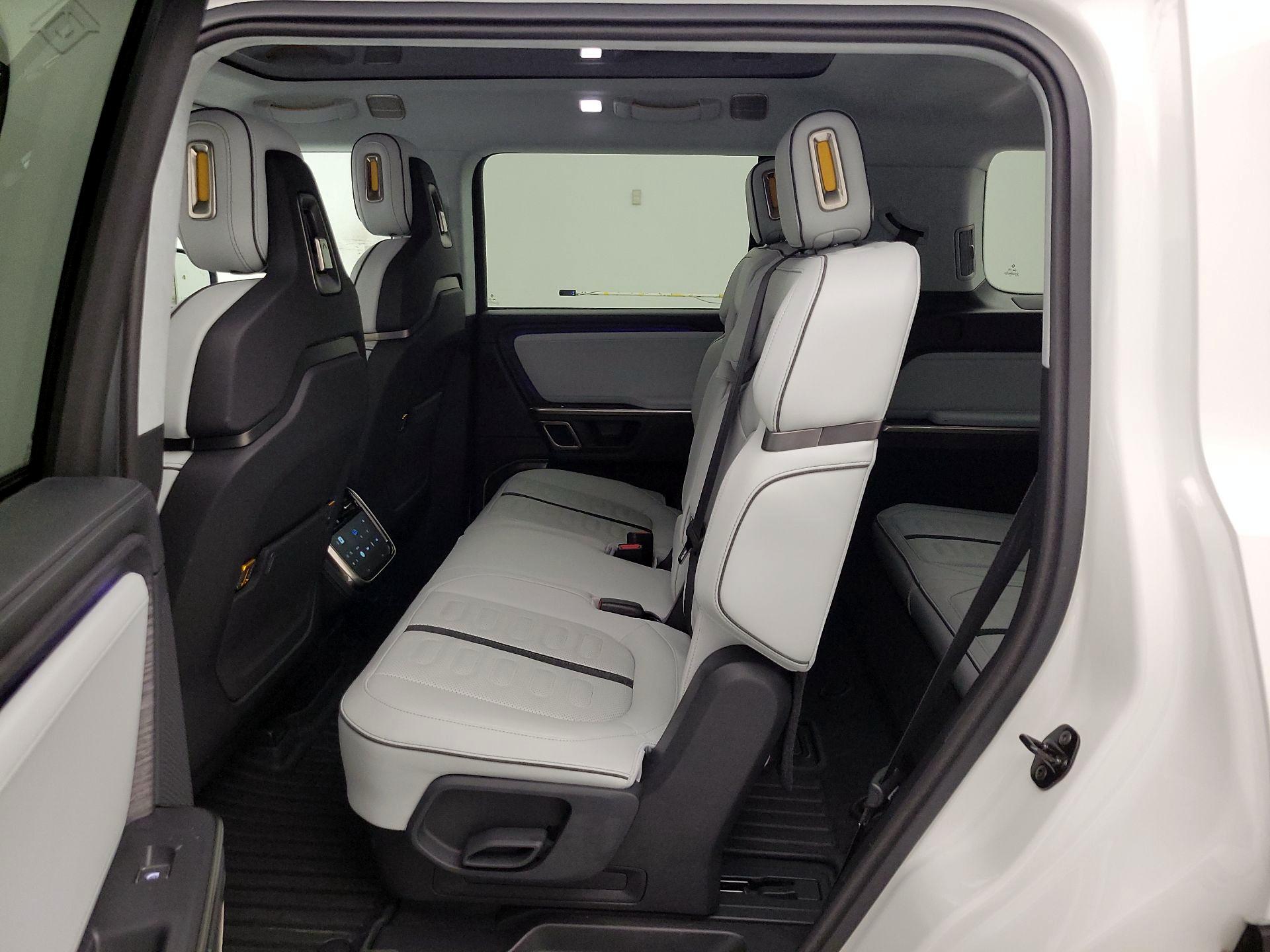Thumbnail: 2023 Rivian R1S - 18